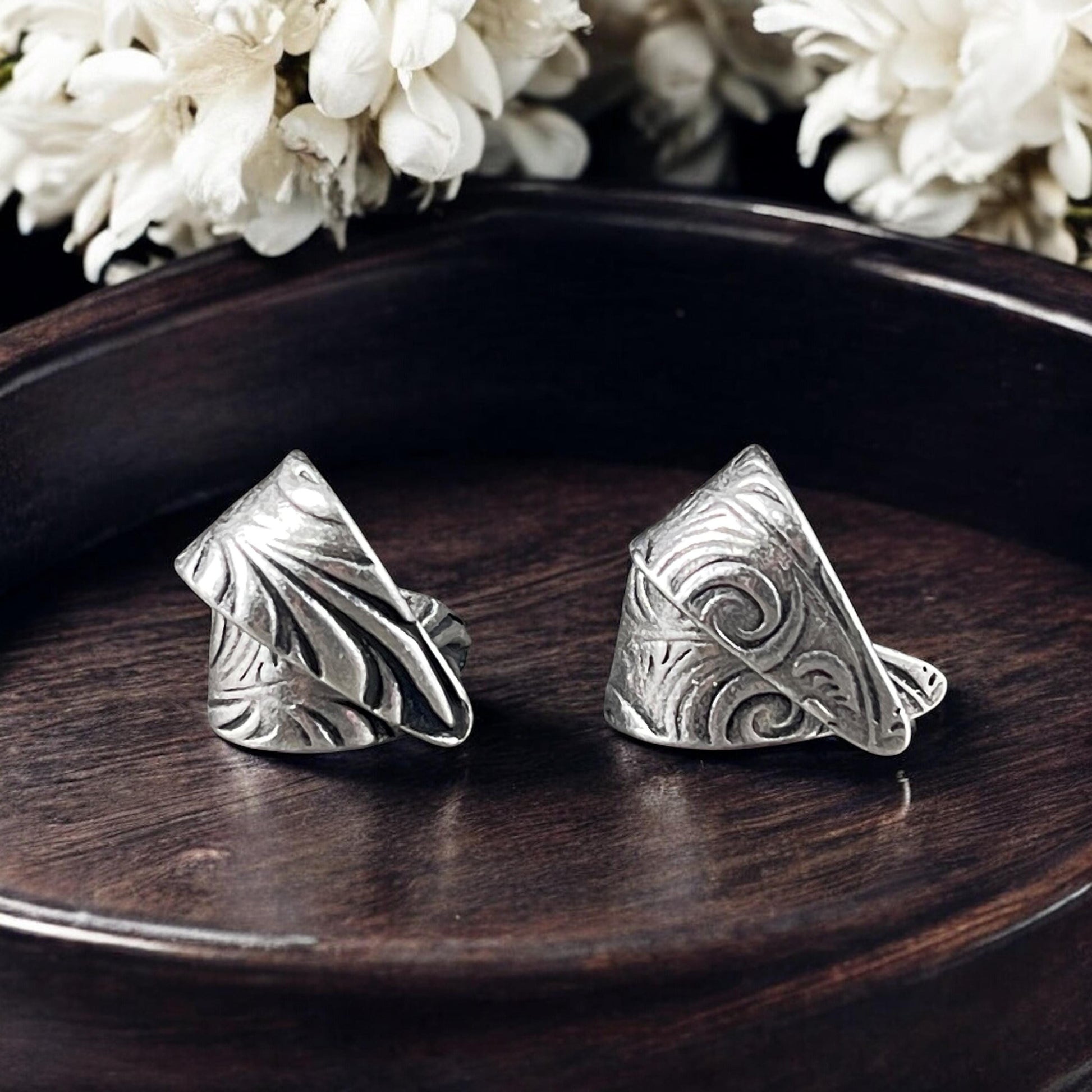 TierraCast Antiqued Pewter Jardin Bail, Large 15.5mm Silver Pinch Bail with 12mm Grip Length (PF/886-04) * Qty. 2
