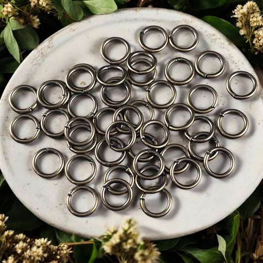 8mm Round Jump Rings, 16g Open, Antiqued Brass (FMG/5171) * Qty. 50