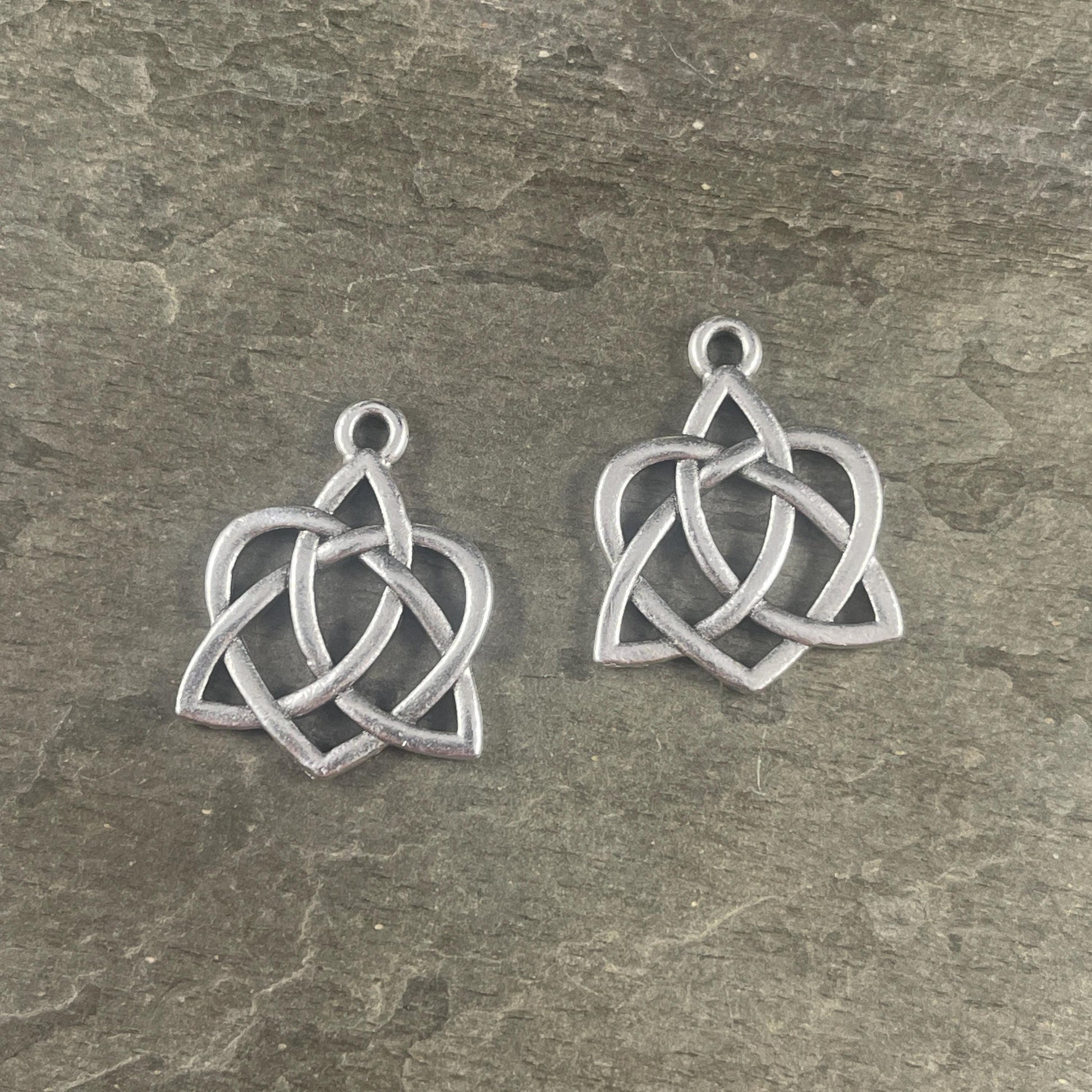 TierraCast Triquetra Charm, Antiqued Silver Celtic Open Heart Symbolic Pendant (PF/539-77) * Qty. 2