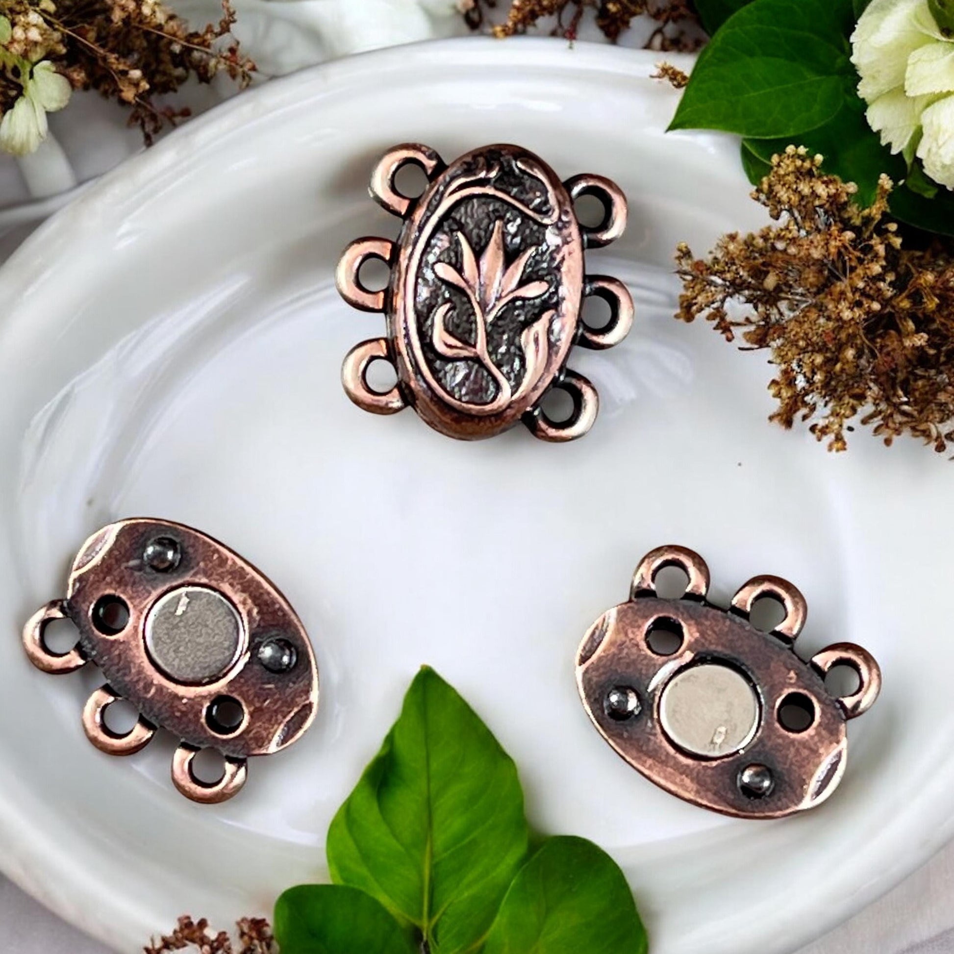 TierraCast Multi-Strand Magnetic Clasp, Antiqued Copper, 15mm Oval 3-Strand Clasp (PF/15212-87) * Qty. 1