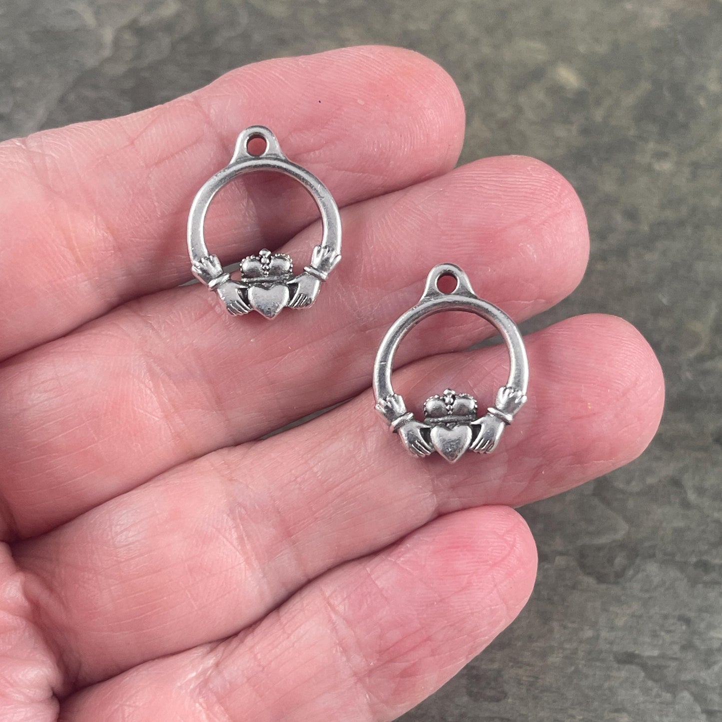 TierraCast Claddagh, Antiqued Silver Celtic Charms, Irish Symbolic Charm (PF/536-77) * Qty. 4