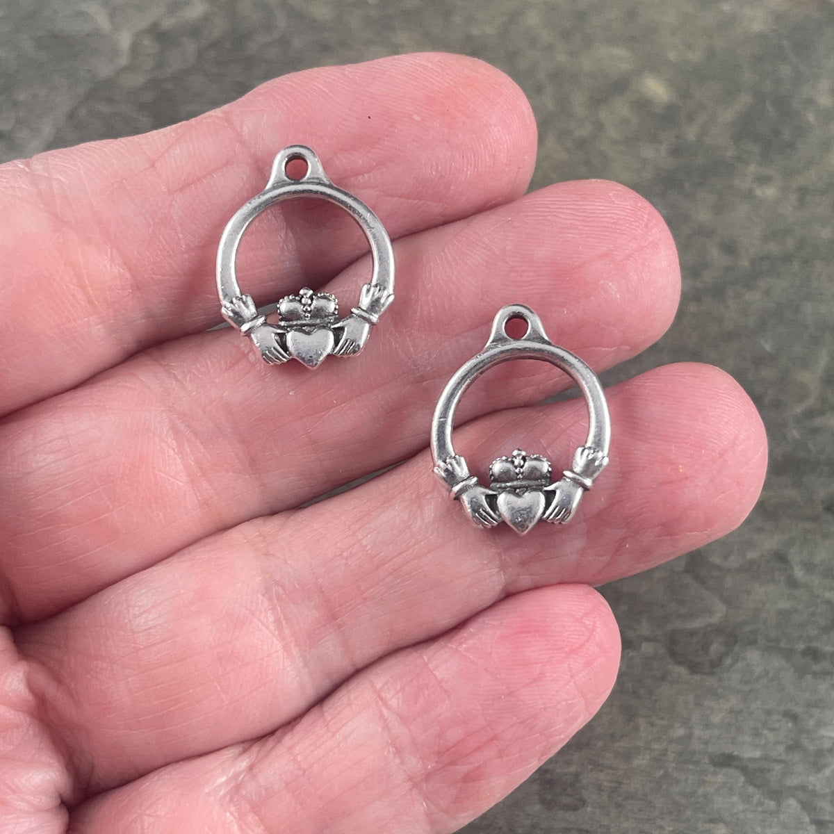 TierraCast Claddagh, Antiqued Silver Celtic Charms (PF/536-77) * Qty. 4