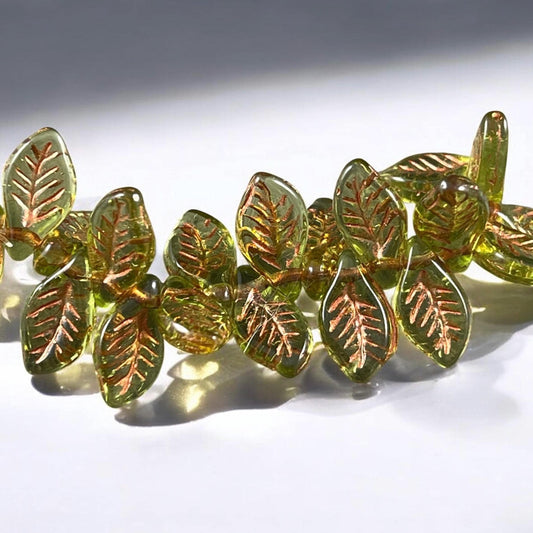 Briolette Leaf Beads 12x6mm Leaf Bead Czech Glass Beads Green Leaf Bead (Bay15) * 20 Beads