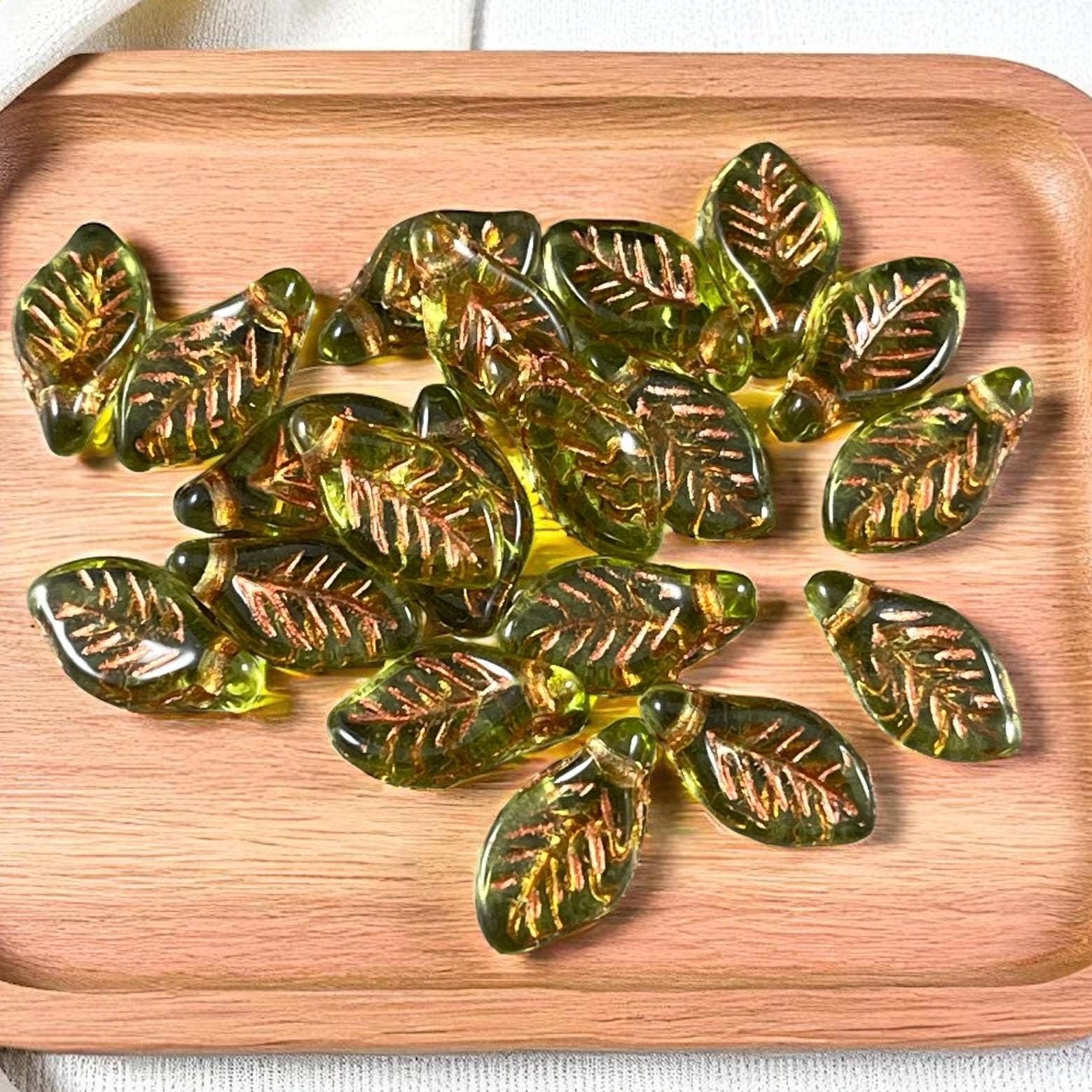 Briolette Leaf Beads 12x6mm Leaf Bead Czech Glass Beads Green Leaf Bead (Bay15) * 20 Beads