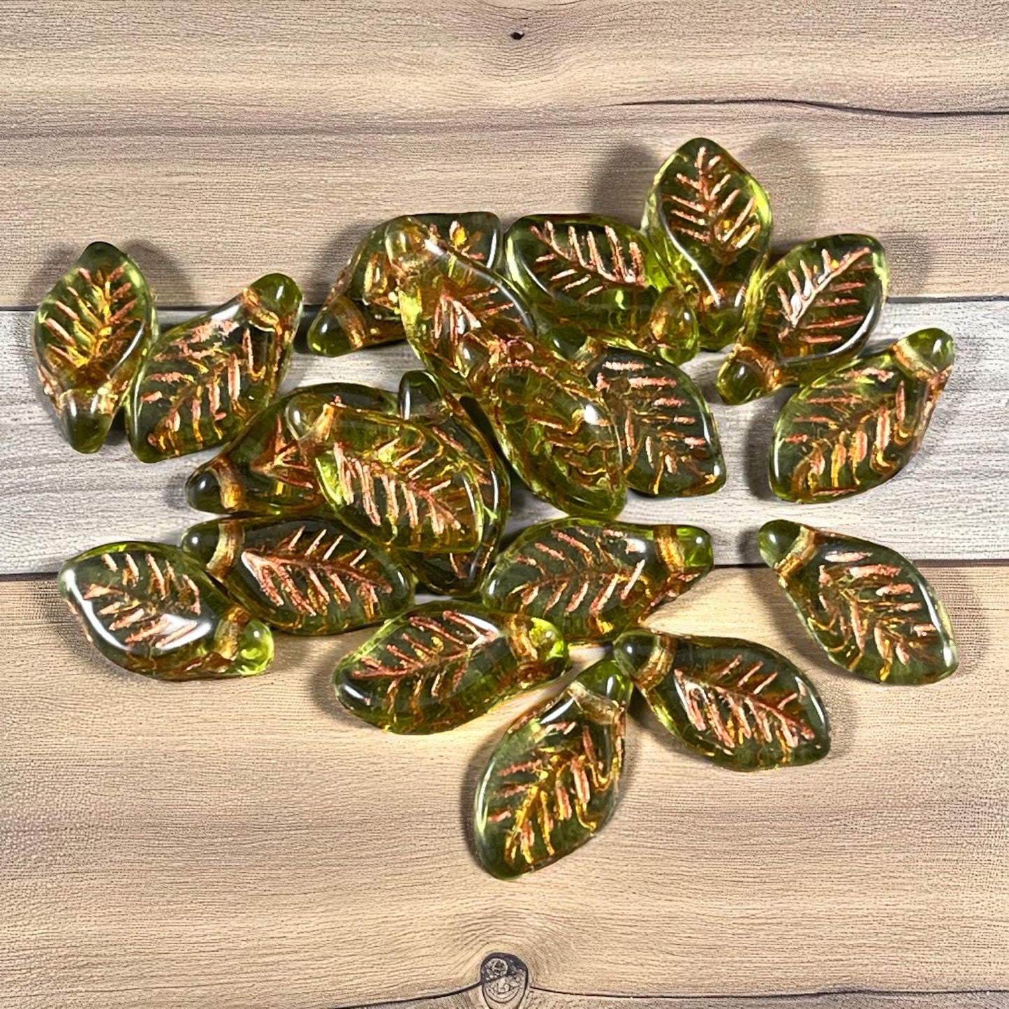 Briolette Leaf Beads 12x6mm Leaf Bead Czech Glass Beads Green Leaf Bead (Bay15) * 20 Beads