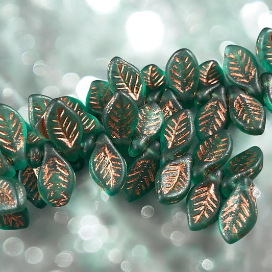 Briolette Leaf Beads 12x6mm Leaf Bead ~ Czech Glass Beads ~ Green Leaf Bead (Bay5) * 20 Beads