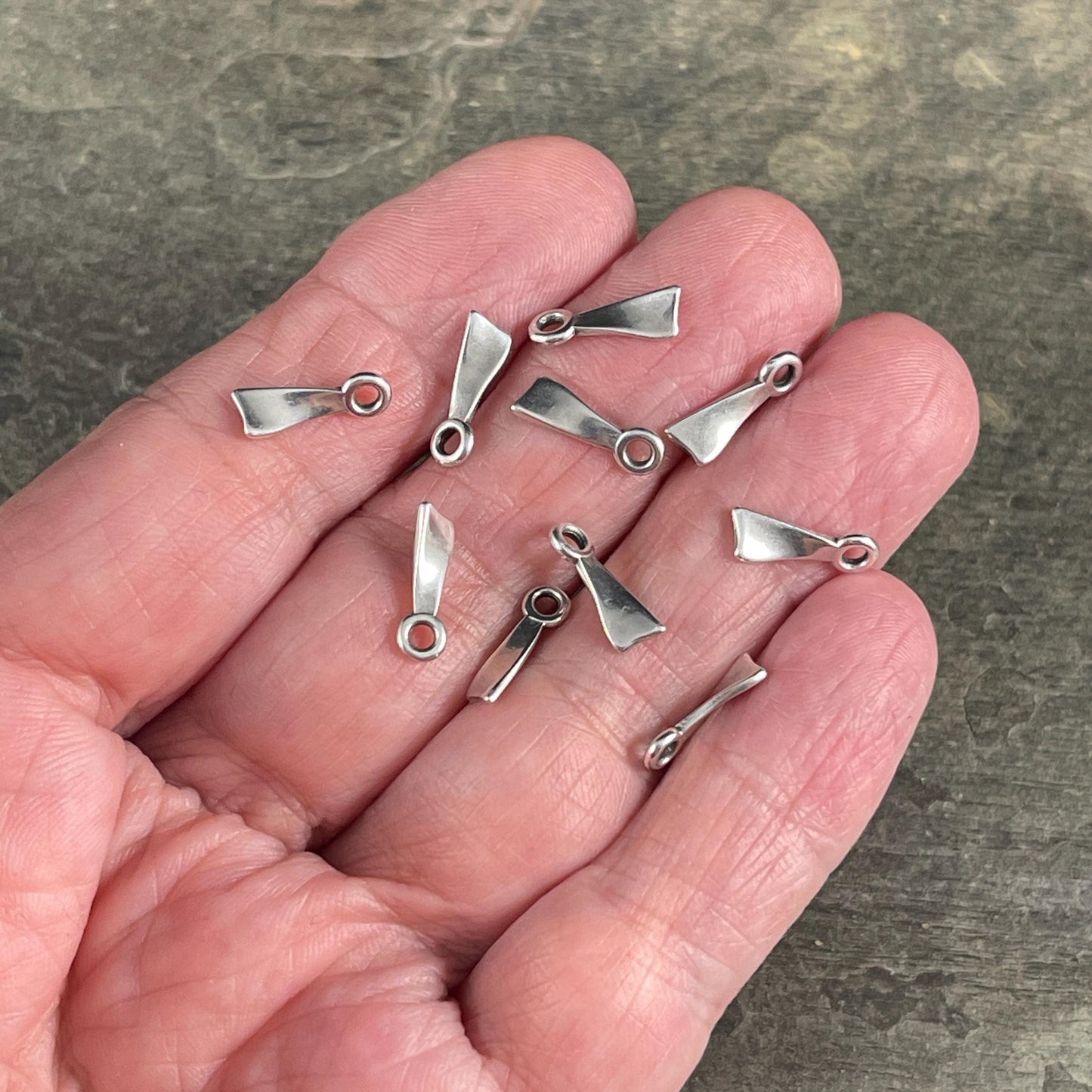 Antiqued Silver Dangle, Small Silver Twisted Triangular Charm (PF/15308-77) * Qty. 20
