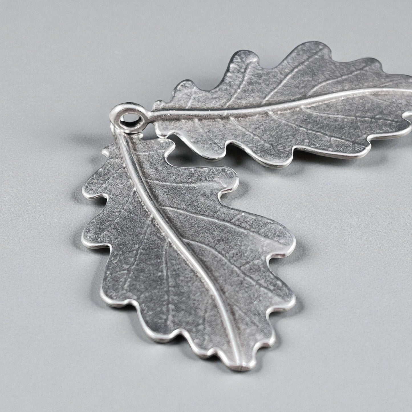 Large Oak Leaf Pendant, Antiqued Silver Leaf Pendant with Loop for Leather or Cord (PF/15272-77) * Qty. 1