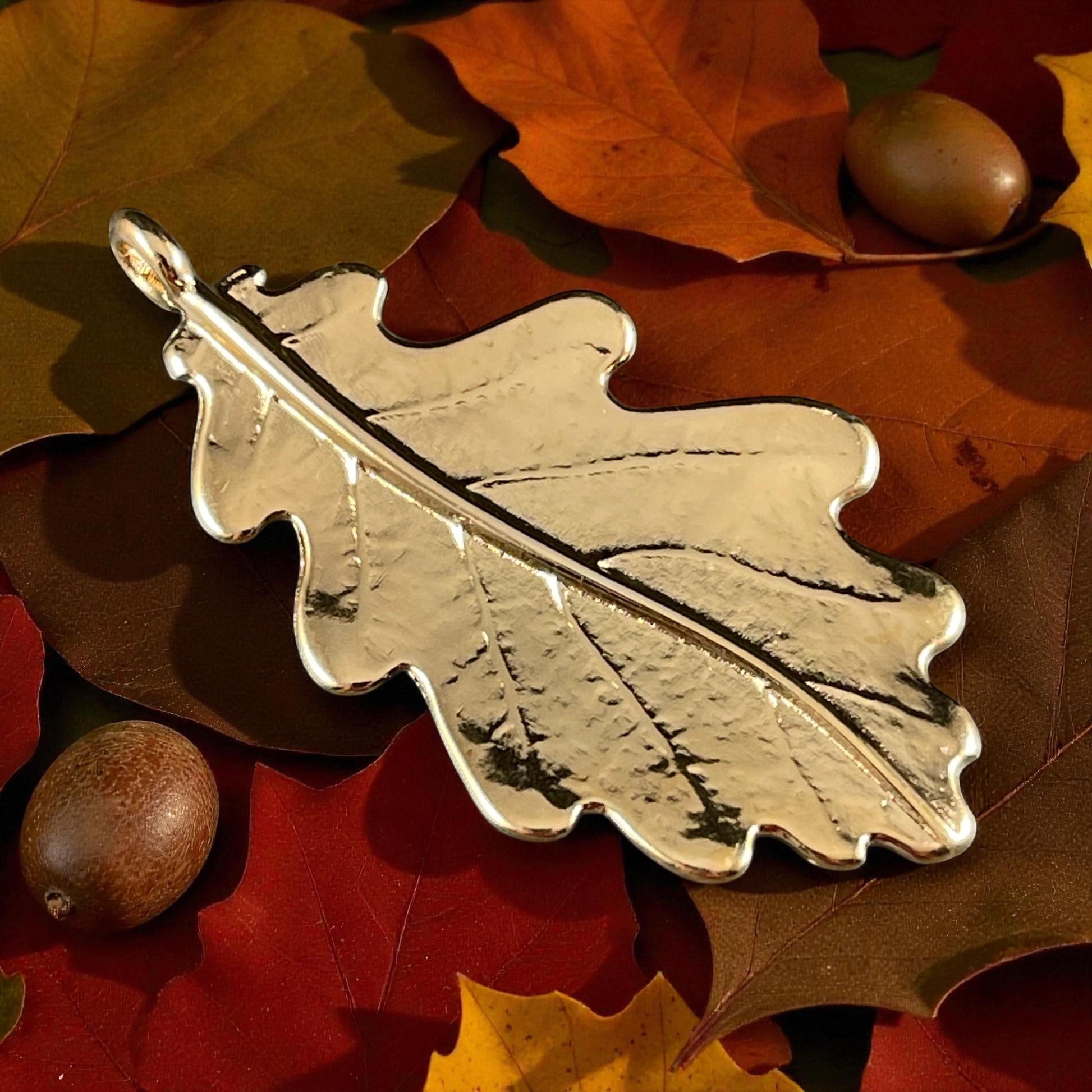 Large Oak Leaf Pendant, 24k Gold Plated Leaf Pendant with Loop for Leather or Cord (PF/15272-12) * Qty. 1
