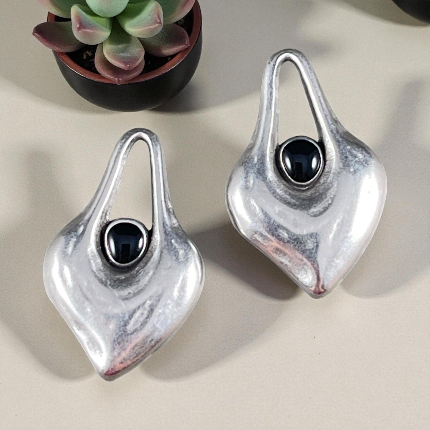 Antiqued Silver Heart Shaped Charm - 25.5x15.5mm Drop with Black Enamel Center (PF/15302-72-9222) * Qty. 4