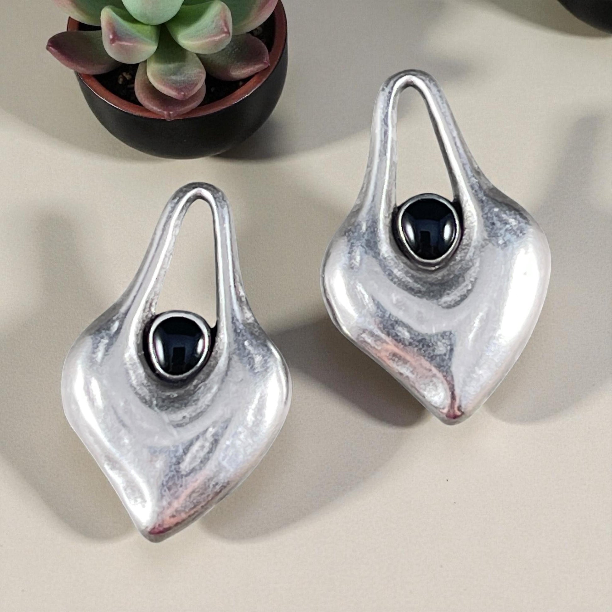Antiqued Silver Heart Shaped Charm - 25.5x15.5mm Drop with Black Enamel Center (PF/15302-72-9222) * Qty. 4