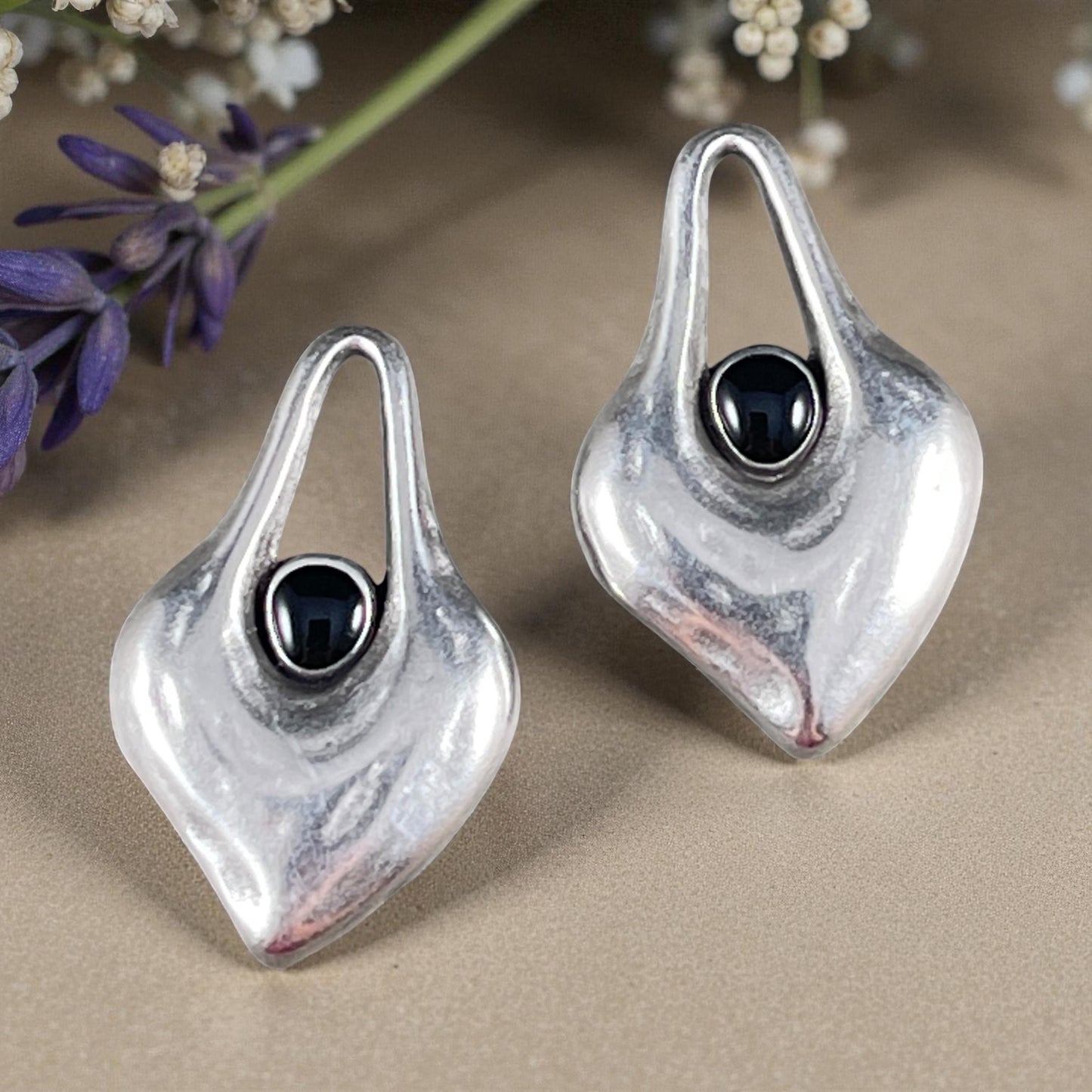 Antiqued Silver Heart Shaped Charm - 25.5x15.5mm Drop with Black Enamel Center (PF/15302-72-9222) * Qty. 4