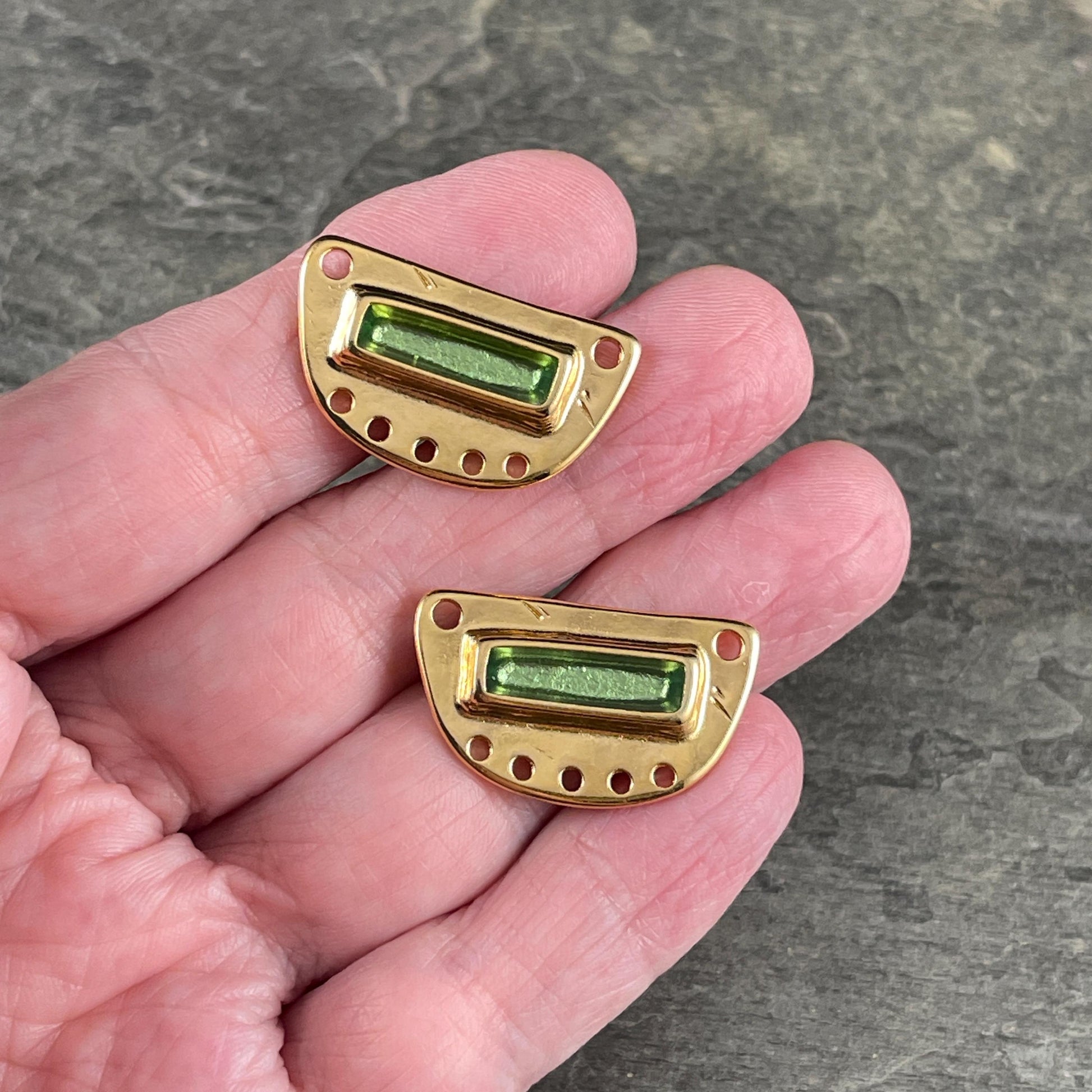 24k Gold Plated Connector with Peridot Enamel Inlay, Half Circle Chandelier (PF/15295-13-0556) * Qty. 1
