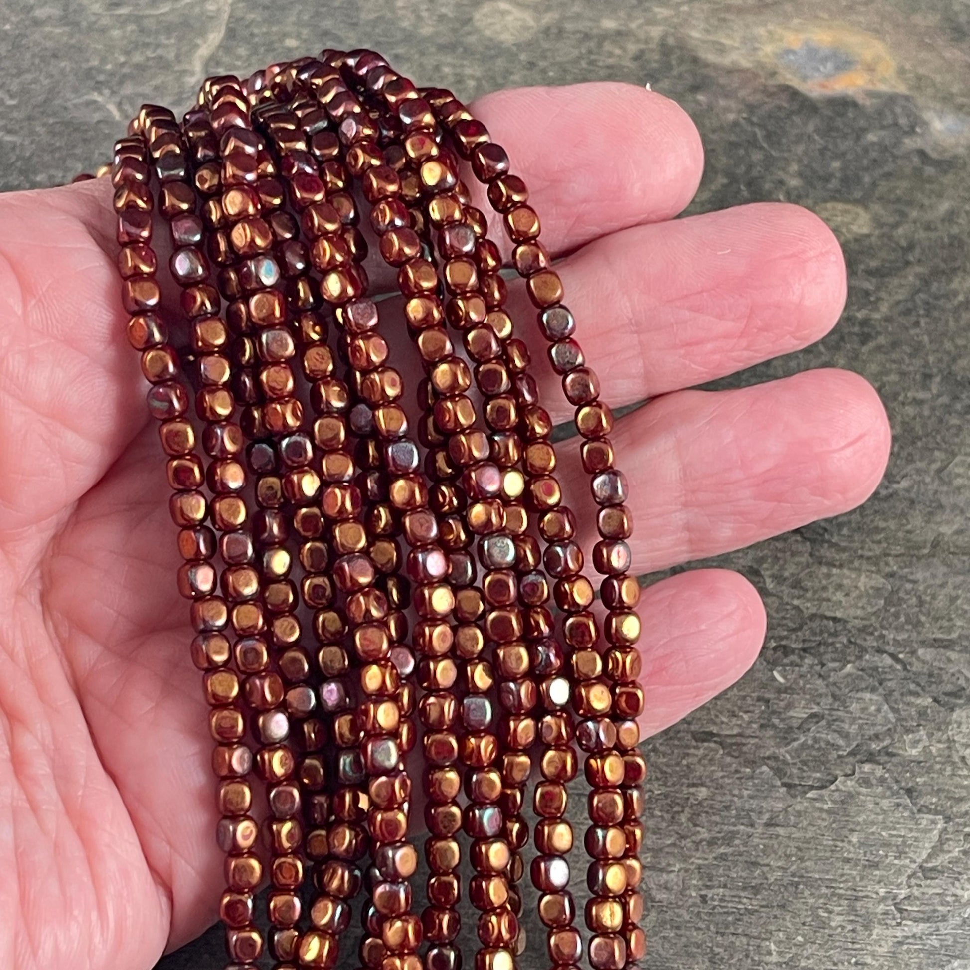Czech Beads, 3.5mm Rounded Cube, Auburn, Mahogany, Chestnut (SQ/SM-B9320) * Qty. 100