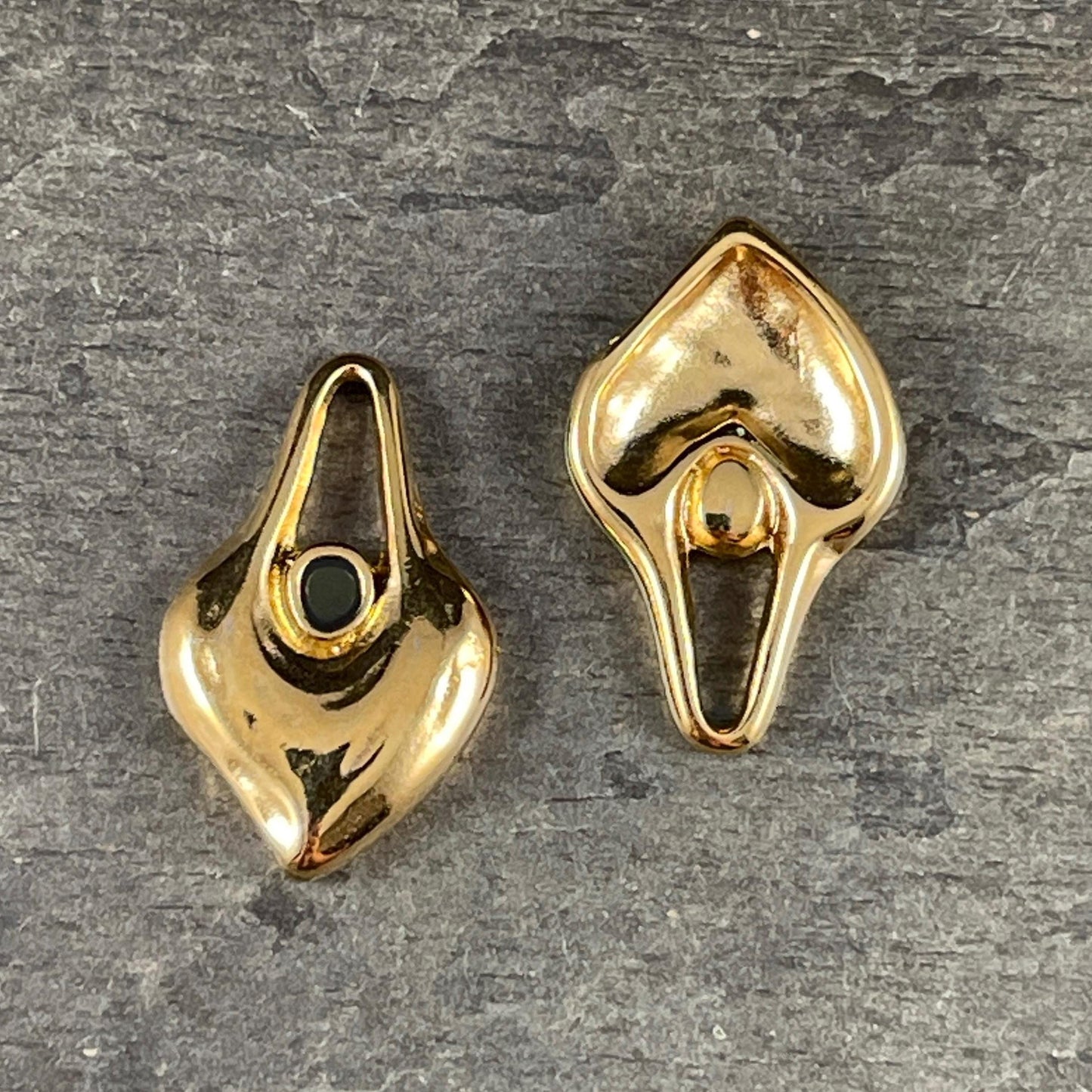 24k Gold Plated Heart Shaped Charm - 24.5x15.5mm Drop with Black Enamel Center (PF/15302-13-0565) * Qty. 4