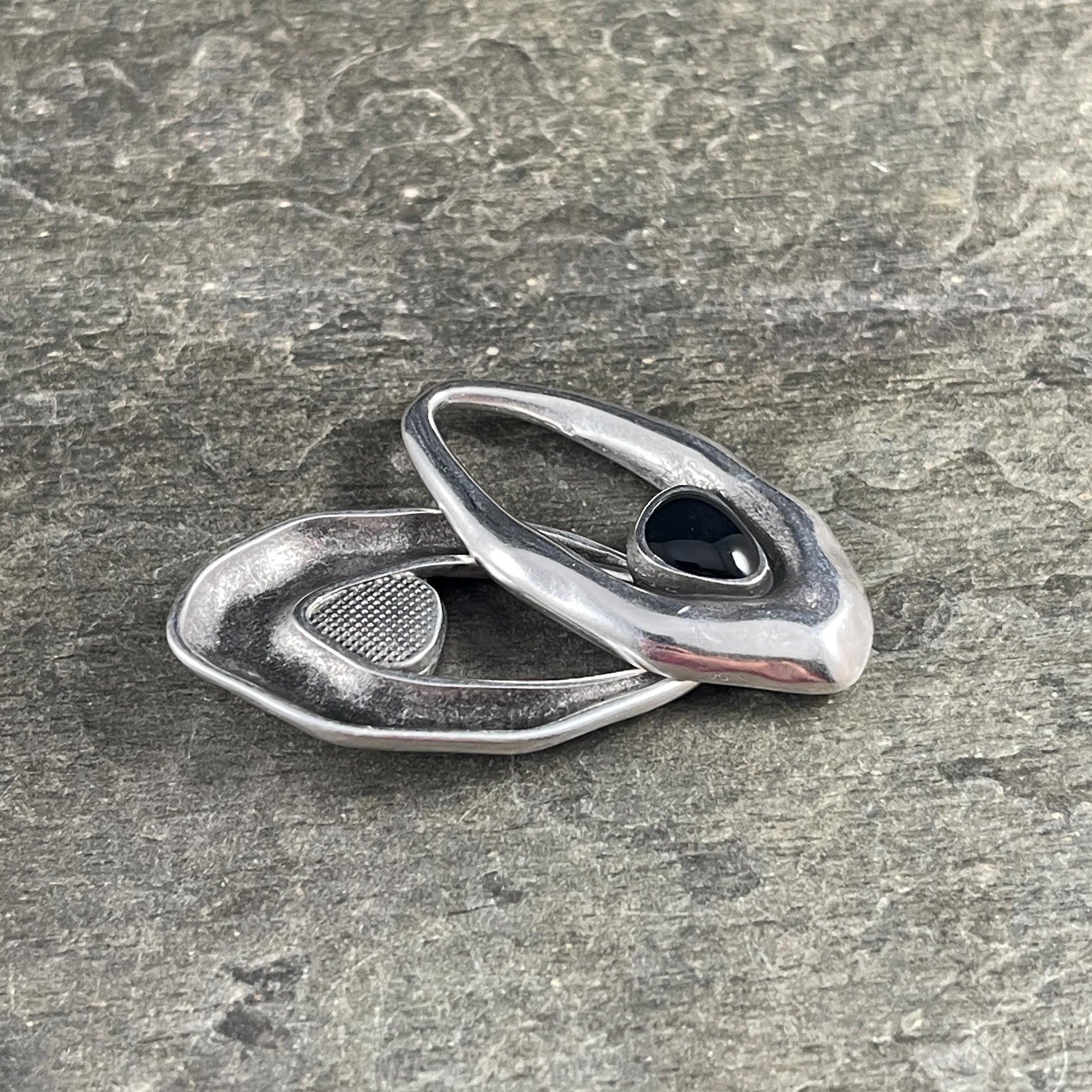 Antiqued Silver Plated Oval Pendant with Black Enamel Accent (PF/15301-72-9222) * Qty. 3