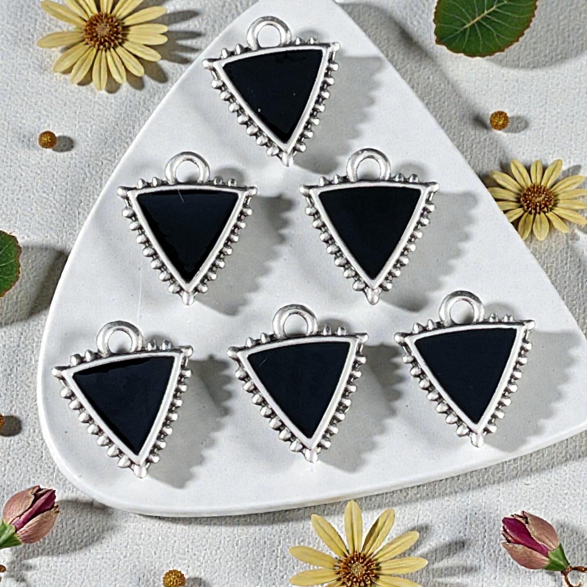 Antiqued Silver Plated Charm with Black Enamel Inlay (PF/14428-72-0222) * Qty. 6