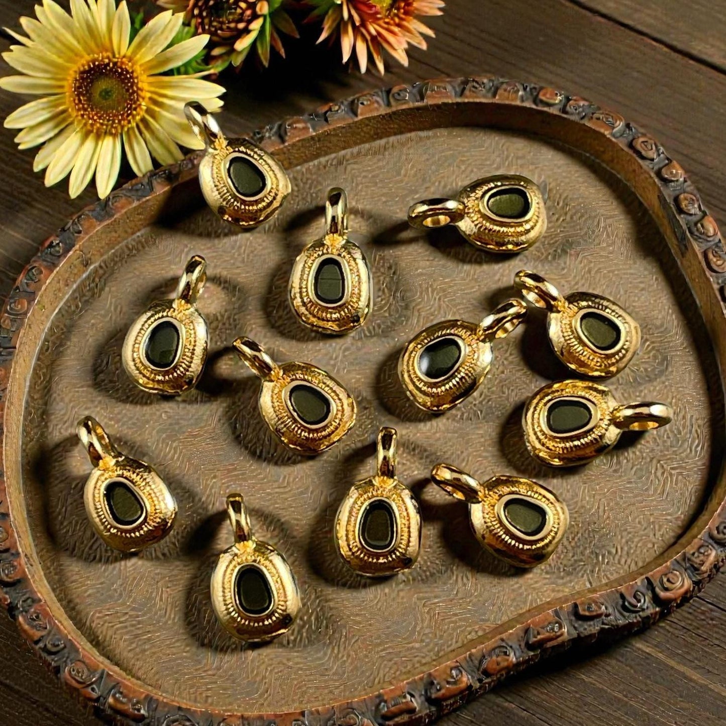 Round Mini Gold Charm with Black Enamel Inlay, Nickel Free (PF/13884-13-0565) * Qty. 10