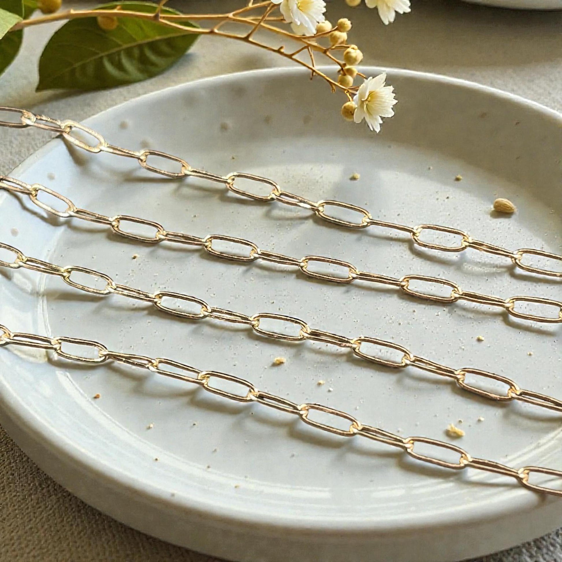 Chain by the Foot - Paperclip Style Chain, 7.9x2.3mm Links - Gold Plated Brass (CH-160) * 18" Length