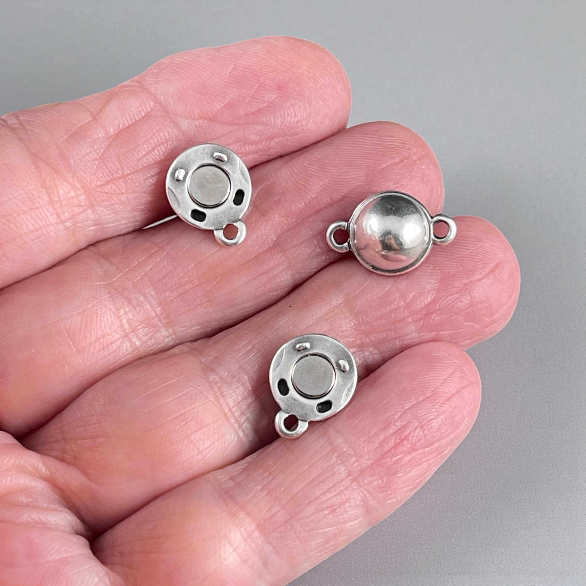 Magnetic Sphere Clasp, Antiqued Silver Plated, 15x10mm (PF/14793-03-77) * Qty. 1