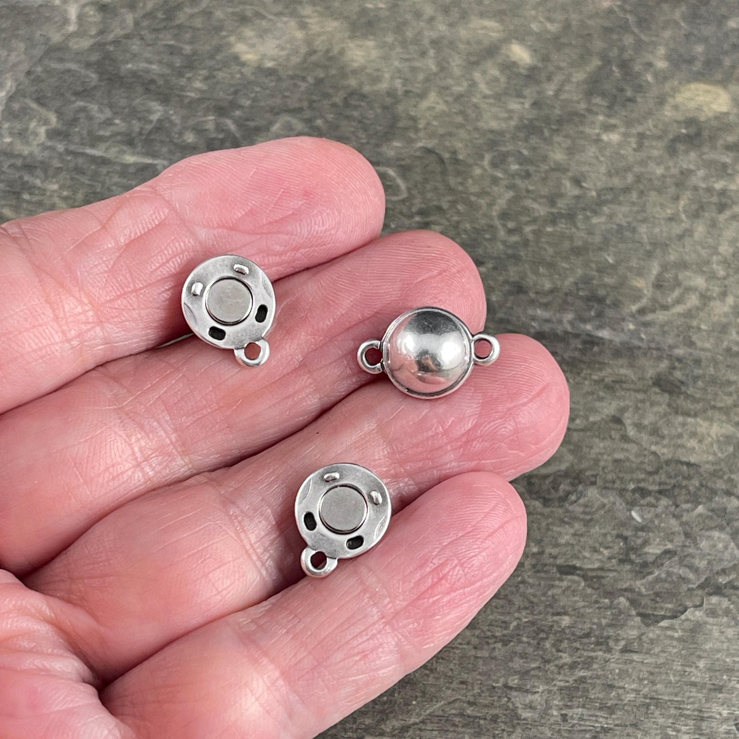 Magnetic Sphere Clasp, Antiqued Silver Plated, 15x10mm (PF/14793-03-77) * Qty. 1