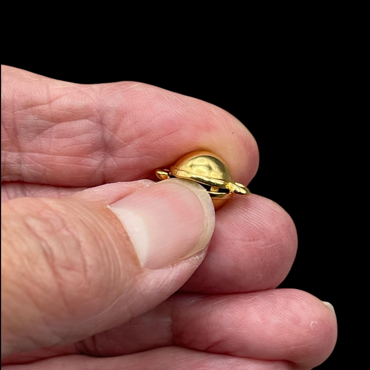 Magnetic Sphere Clasp, 24k Gold Plated, 15x10mm, Nickel Free (PF/14793-03-12) * Qty. 1