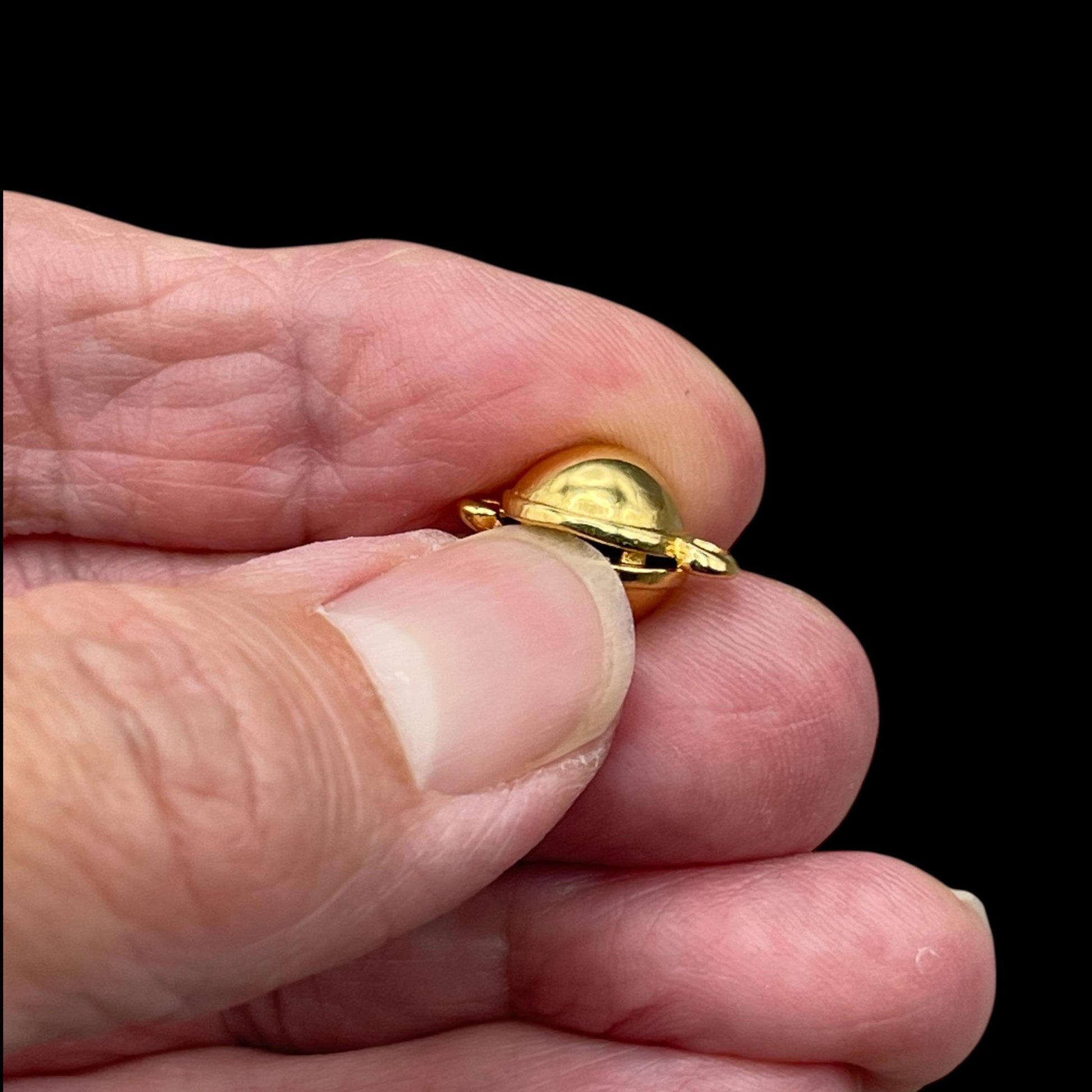 Magnetic Sphere Clasp, 24k Gold Plated, 15x10mm, Nickel Free (PF/14793-03-12) * Qty. 1