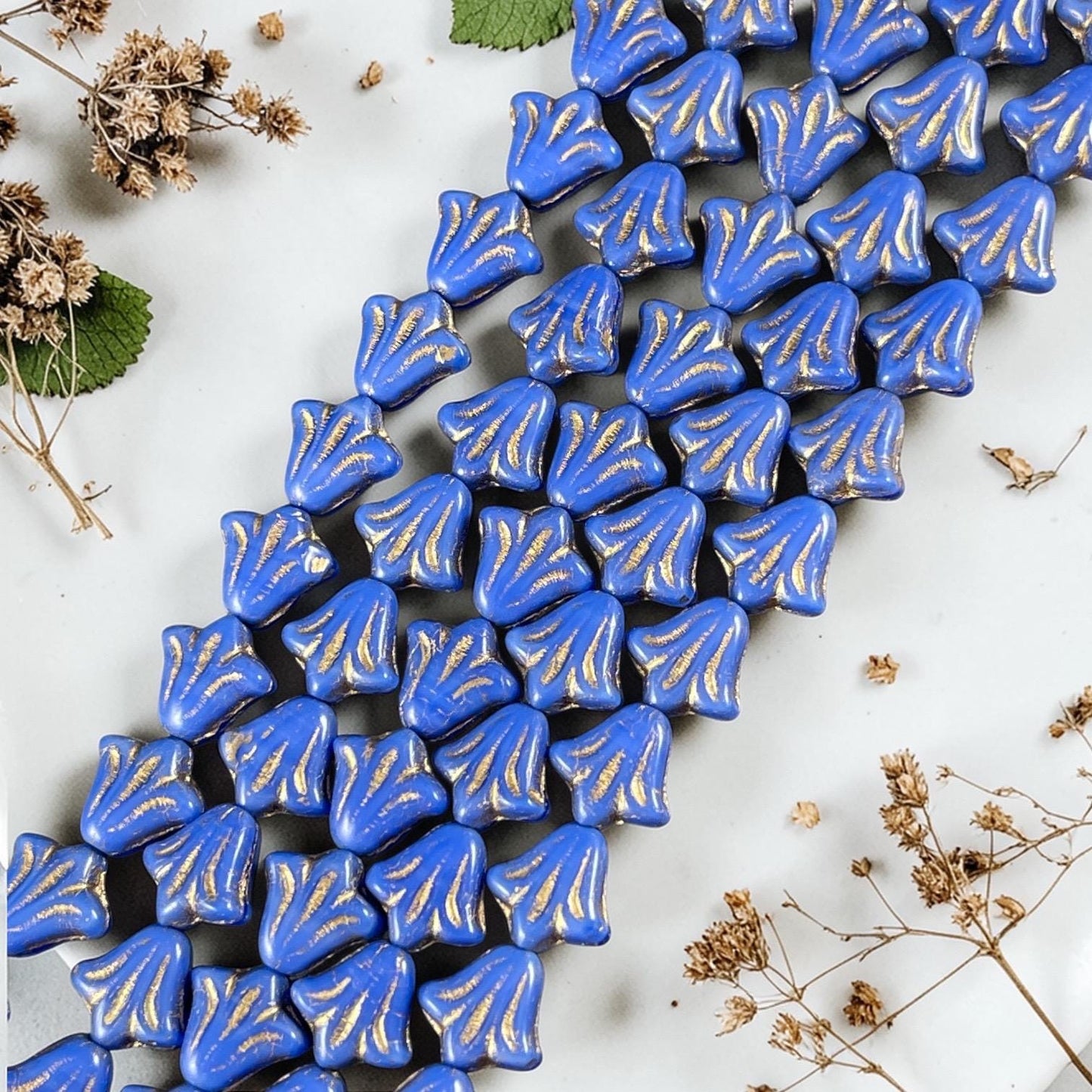 Czech Glass Beads - 9mm Day Lily - Royal Blue with Gold Wash (DLily25) * Qty. 17