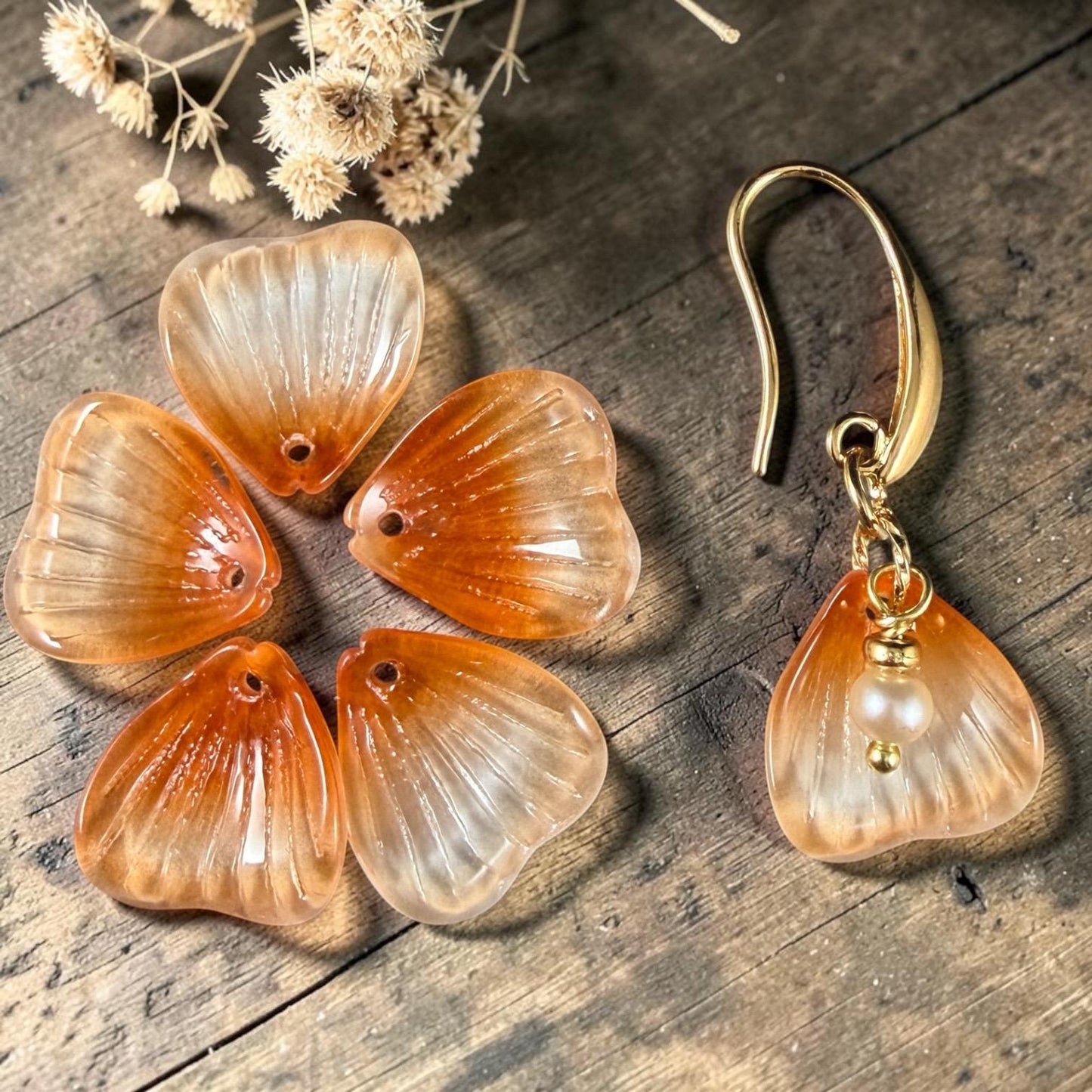 Glass Flower Petals, 16mm Petal Shaped Beads, Peachy Orange * 12 Beads