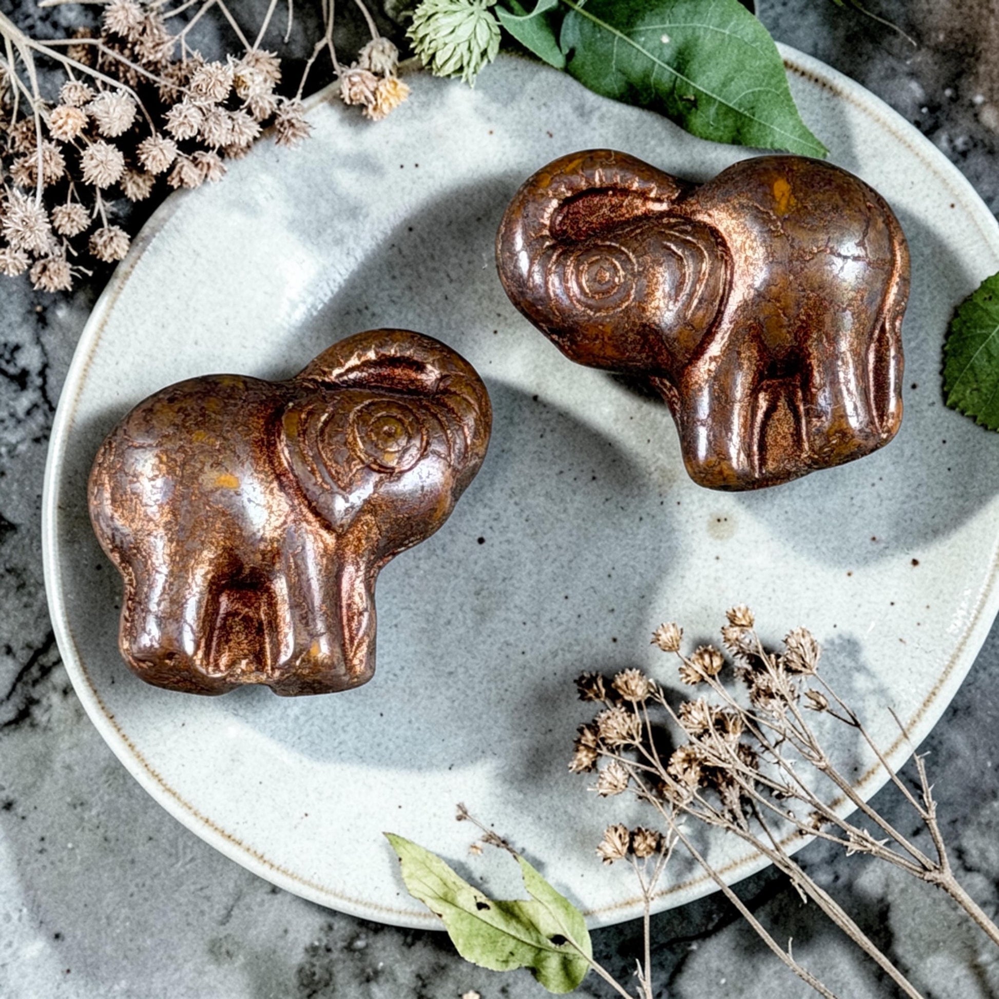 Czech Glass Beads - 20x23mm Elephant Bead, Dark Brown with Copper Wash (Pack10) * 3 Beads