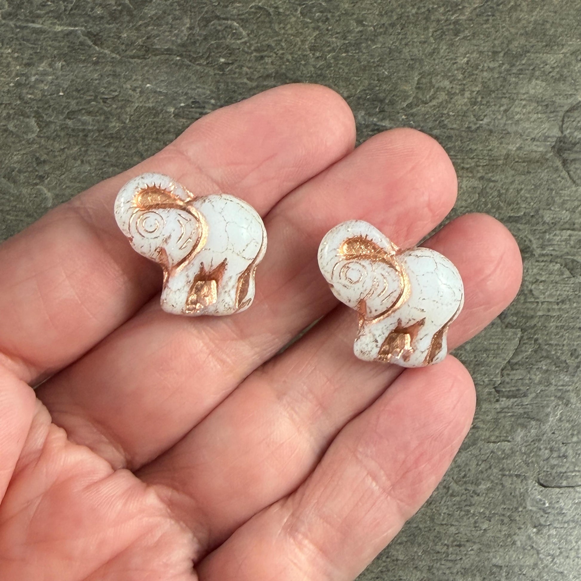 Czech Glass Beads - 20x23mm Elephant Bead, White with Copper Wash (PackN2) * 3 Beads