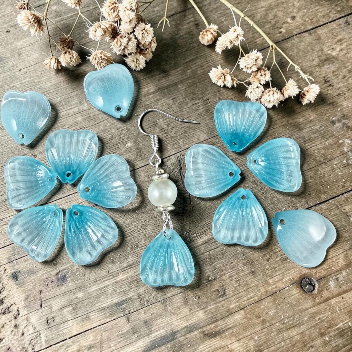 Glass Flower Petals, 16mm Petal Shaped Beads, Aqua Blue * 12 Beads