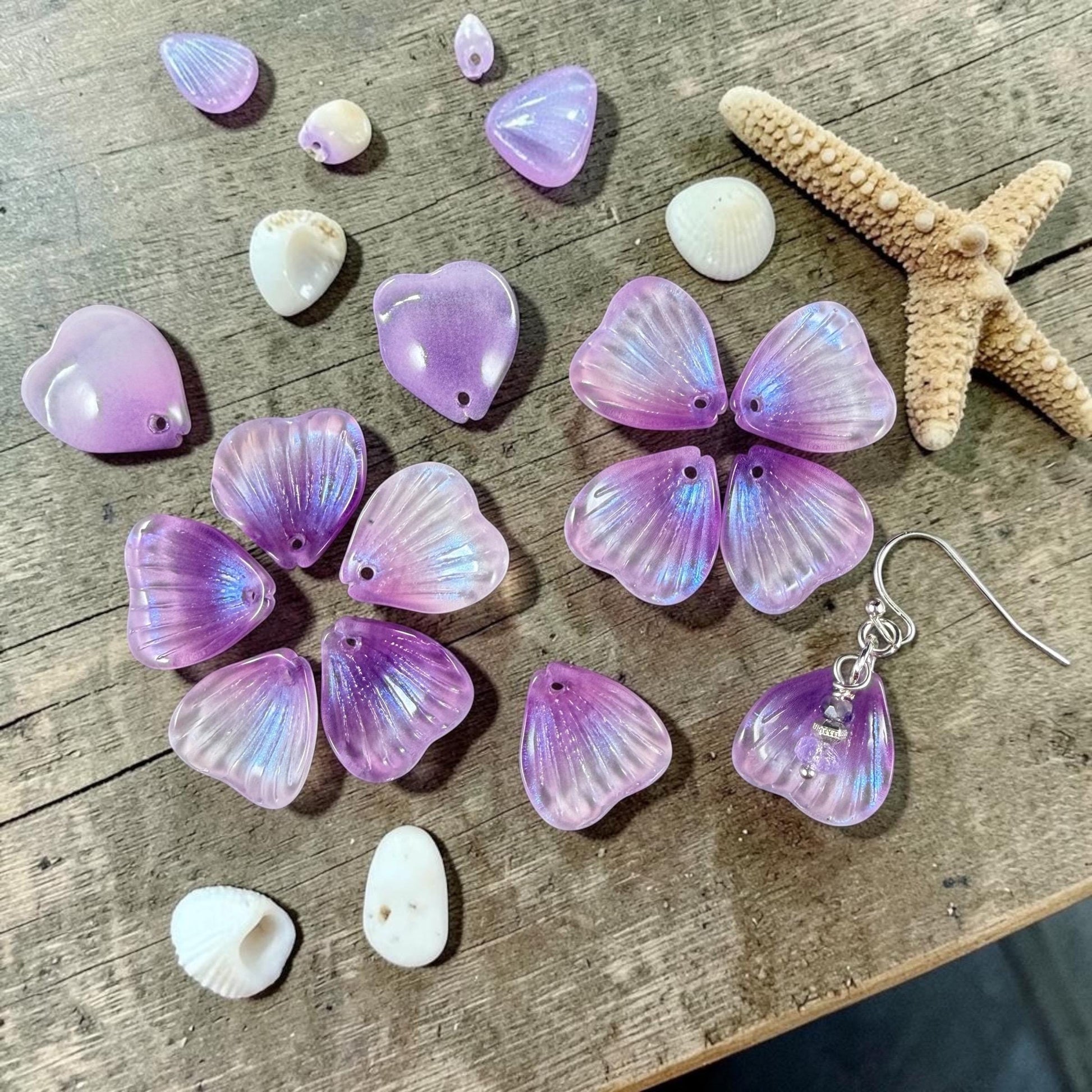 Glass Flower Petals, 16mm Petal Shaped Beads, Lavender Purple * 12 Beads
