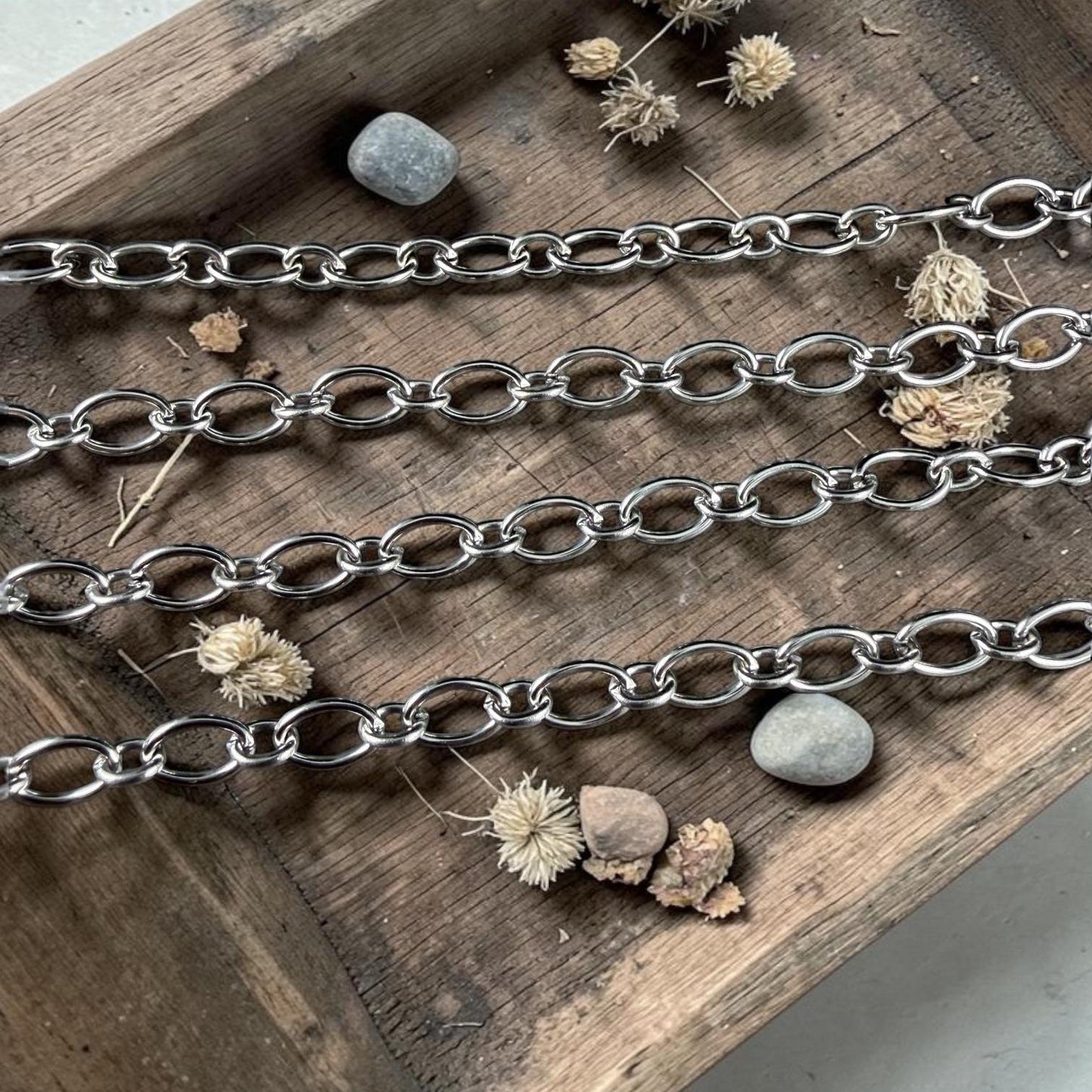 Chain by the Foot - 304 Stainless Steel Oval Cable Chain, 8.5x5.5mm Unwelded Links, Platinum Color (C018-04P) * 1 Yard