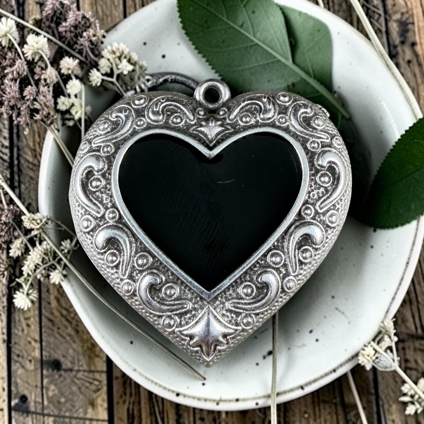 Antiqued Silver 31mm Heart Pendant with Black Enamel Center (PF/15293-72-0565) * Qty. 1