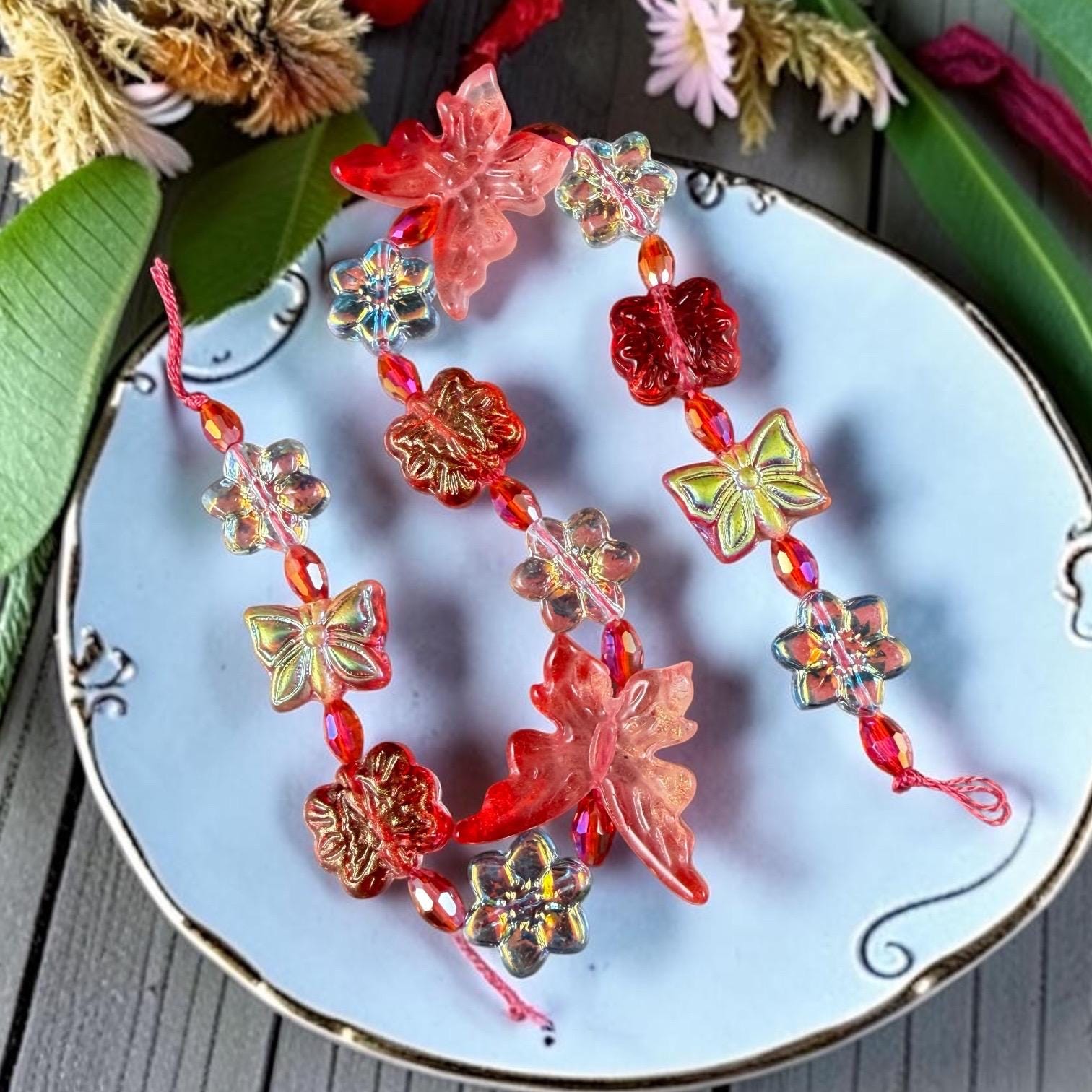 Butterflies and Flowers, Coral Red and White/Clear Exclusive Bead Bungalow Mix (DZ-526.09) - 10" Strand