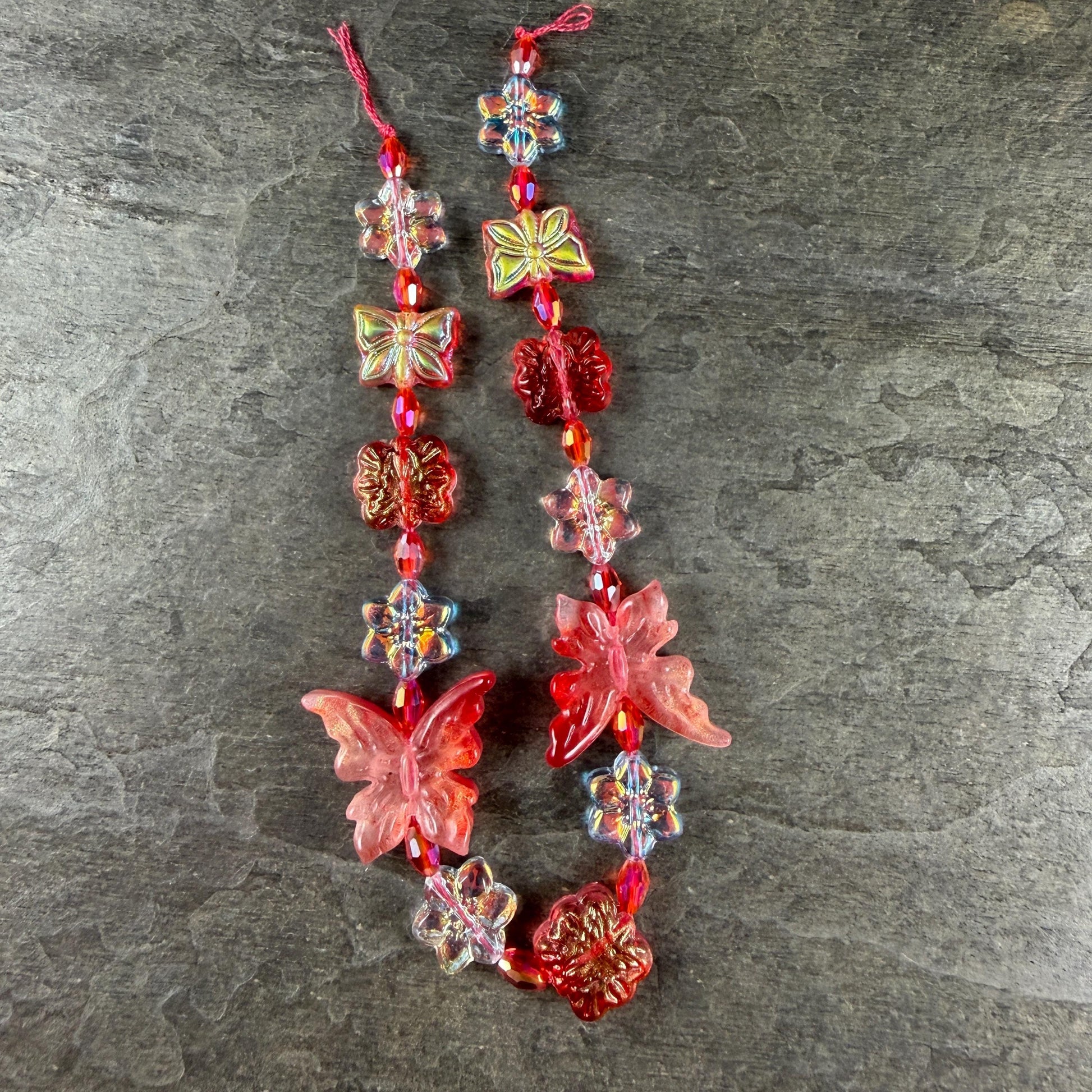 Butterflies and Flowers, Coral Red and White/Clear Exclusive Bead Bungalow Mix (DZ-526.09) - 10" Strand