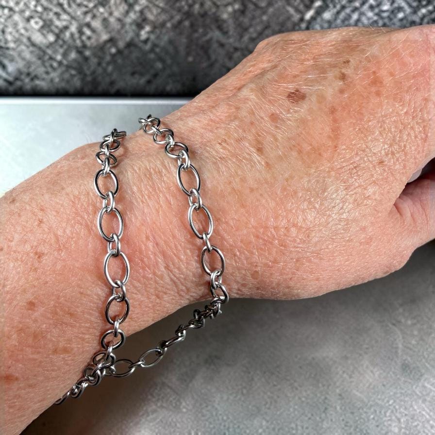 Chain by the Foot - 304 Stainless Steel Oval Cable Chain, 8.5x5.5mm Unwelded Links, Platinum Color (C018-04P) * 1 Yard
