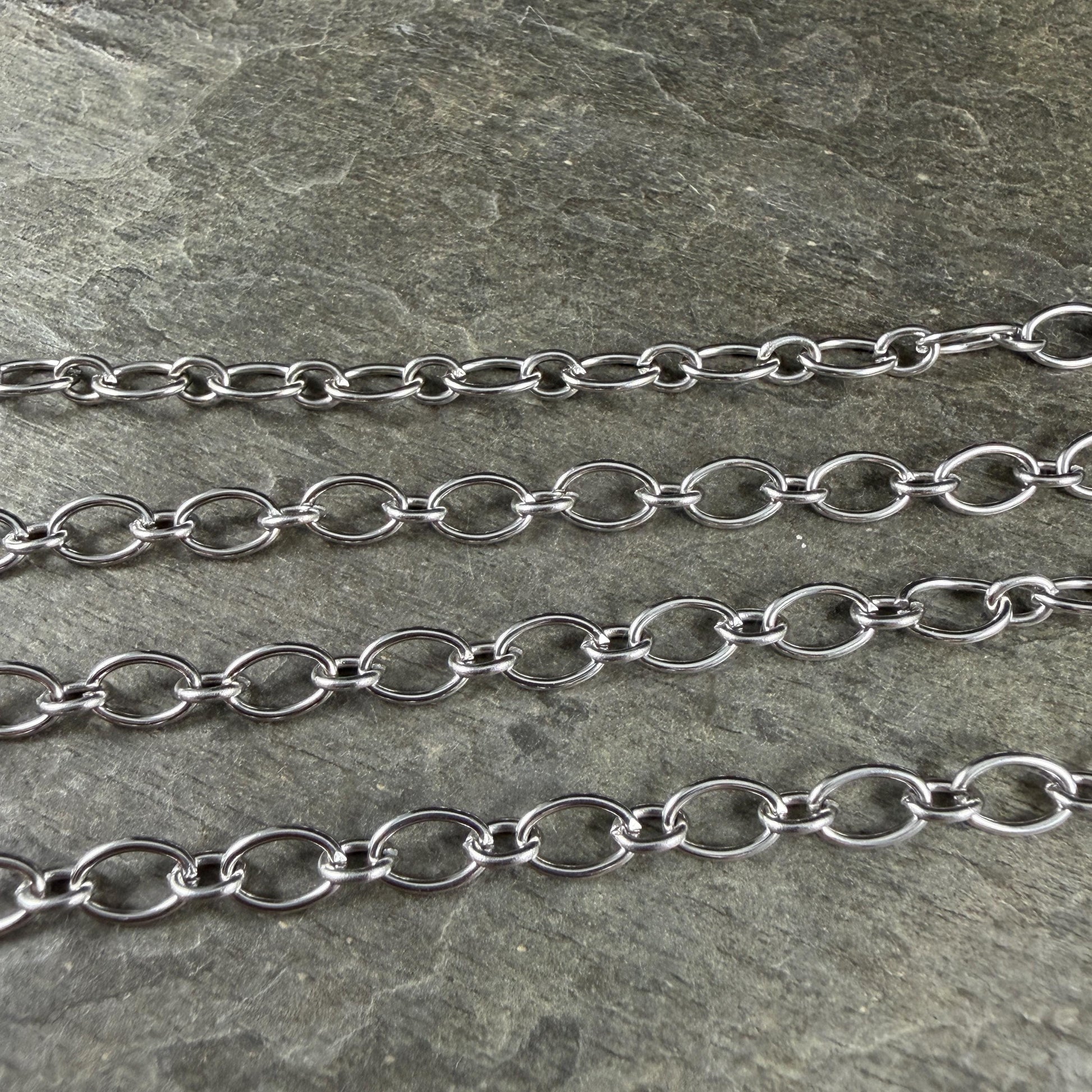 Chain by the Foot - 304 Stainless Steel Oval Cable Chain, 8.5x5.5mm Unwelded Links, Platinum Color (C018-04P) * 1 Yard