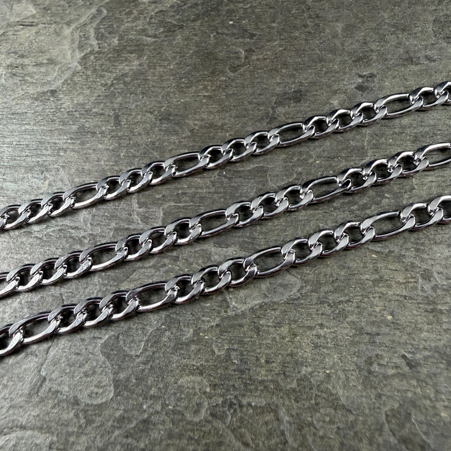 Chain by the Foot - 304 Stainless Steel Figaro Chains, Flat Curb Unwelded, Platinum Color (G005-C-04P) * 1 Yard