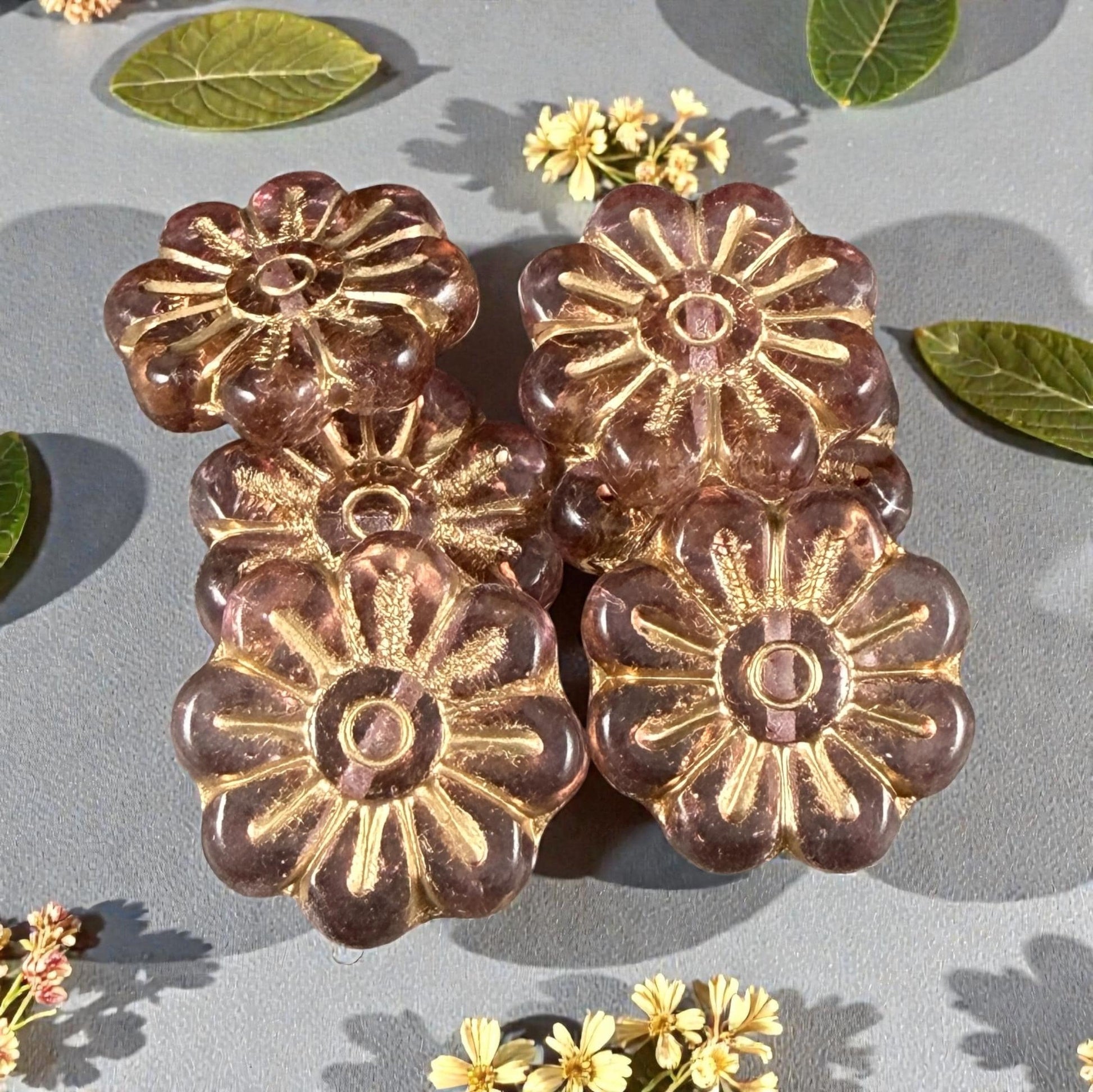 Czech Glass Beads - 17mm Daisy Flower, Pale Lavender with Gold Wash (PLD-13) * 6 Beads