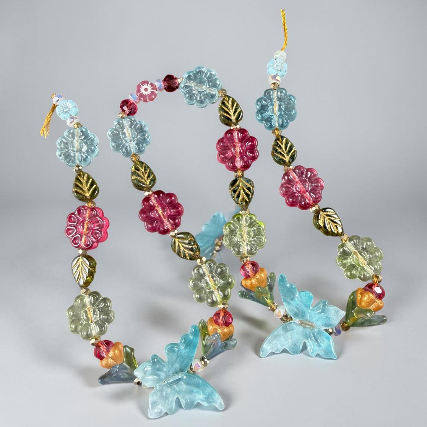 Colorful Mix of Butterflies and Flowers, Nature Theme Glass Beads (612.06) - 18" Strand