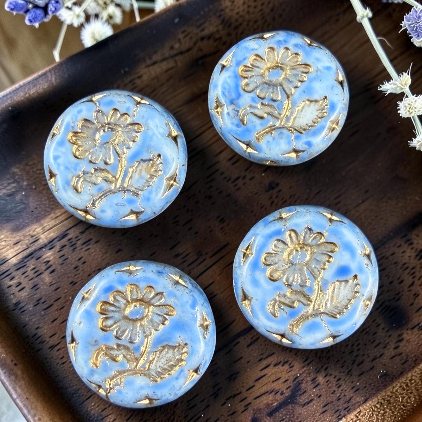 Czech Beads, 18mm Marguerite Daisy, Light Sky Blue (LtBlue/Gold) * 4 Beads