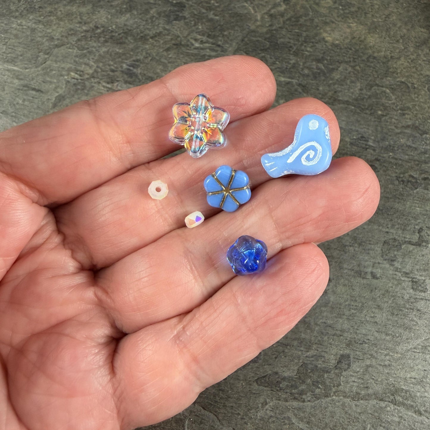 Czech Beads - Small Glass Bird with Coordinating Flowers Bead (Blue/White-BirdMix)