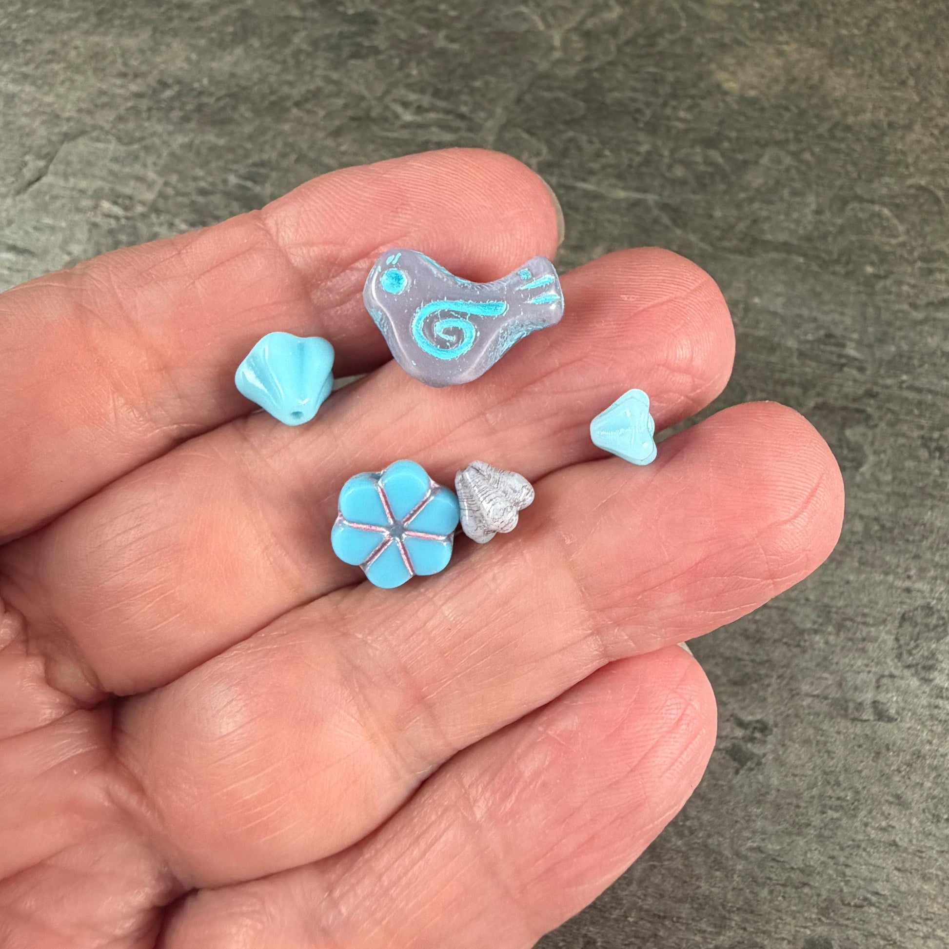 Czech Beads - Small Glass Bird with Coordinating Flowers Bead (Purple/Blue-BirdMix)