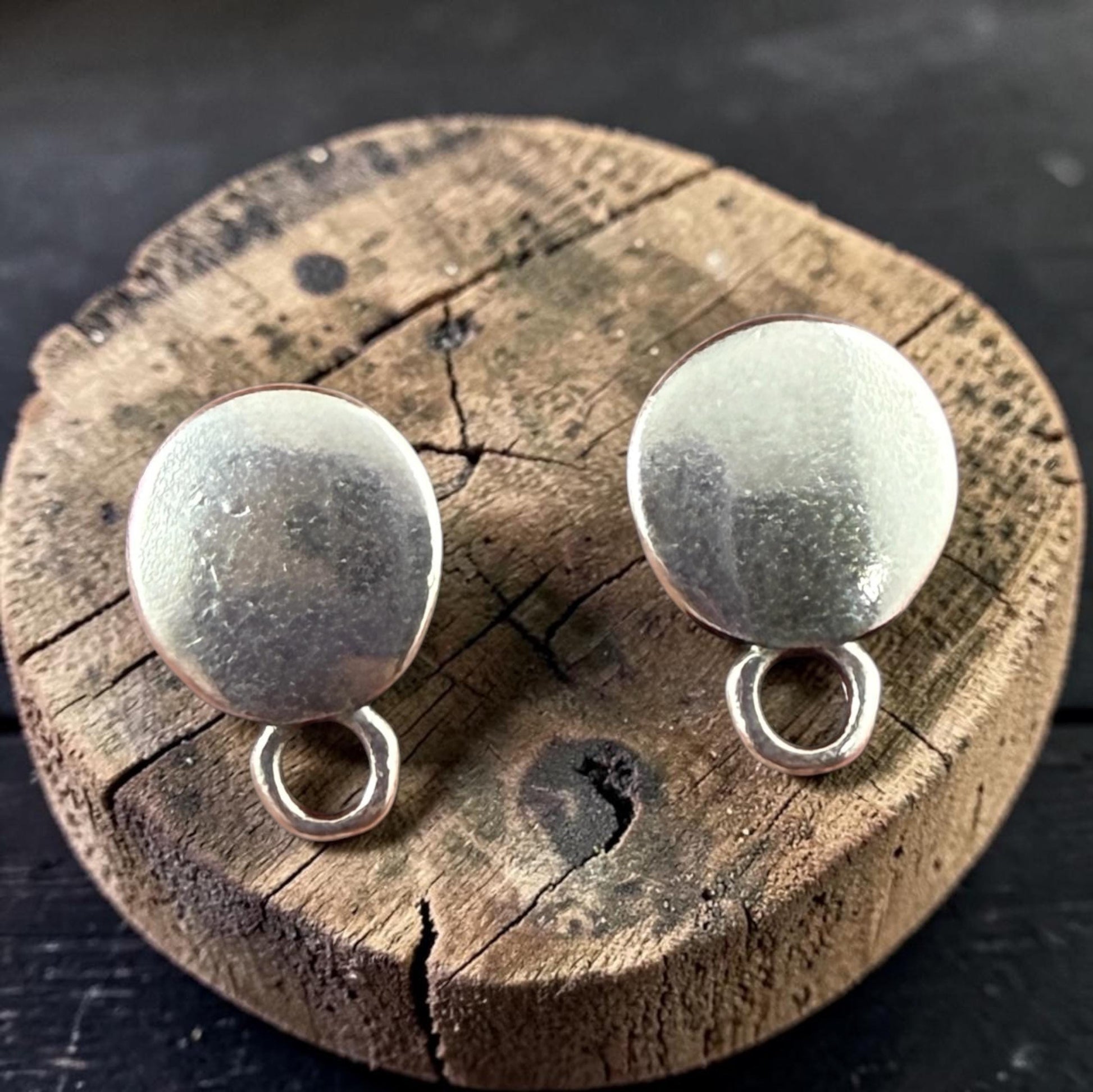 Round Earring with Loop and Titanium Post, Antiqued Silver Plated Zamak (PF/10909-12) * Qty. 4