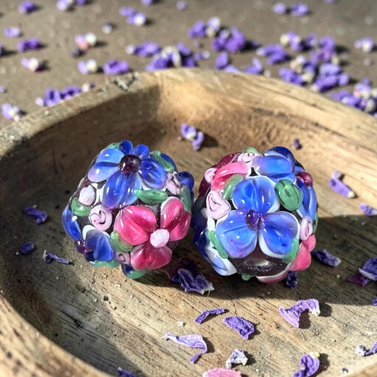 Lampwork Beads, 14mm Round, Lavender and Fuchsia Flower Beads * 2 Beads