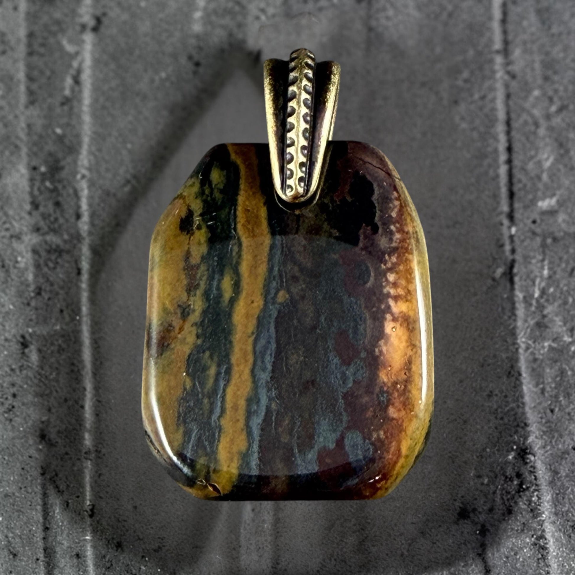 Tiger Iron Gemstone Pendant with Antiqued Brass Bail, 29x23mm (Tigeriron-BR) * Qty. 1