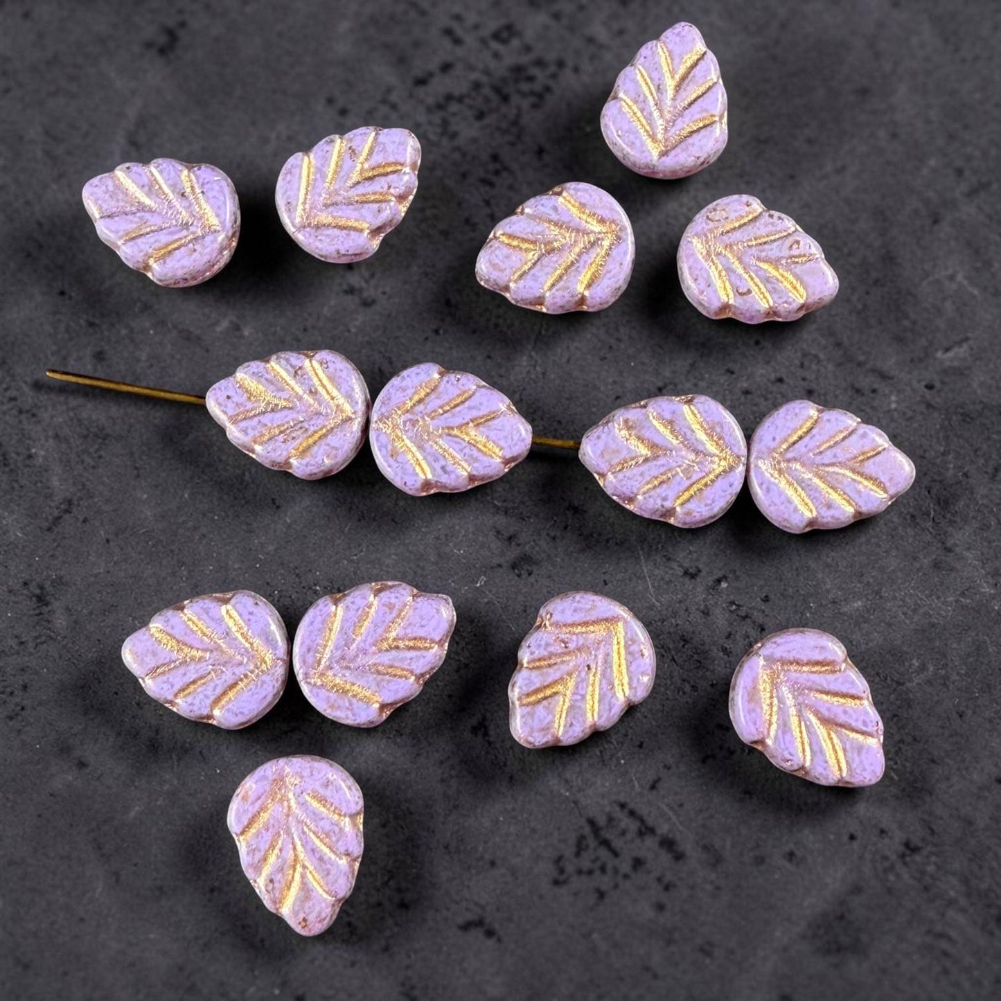 Czech Glass Beads, Pastel Purple 10x8mm Mint Leaf with Gold Wash (33305/54202) * Qty. 16