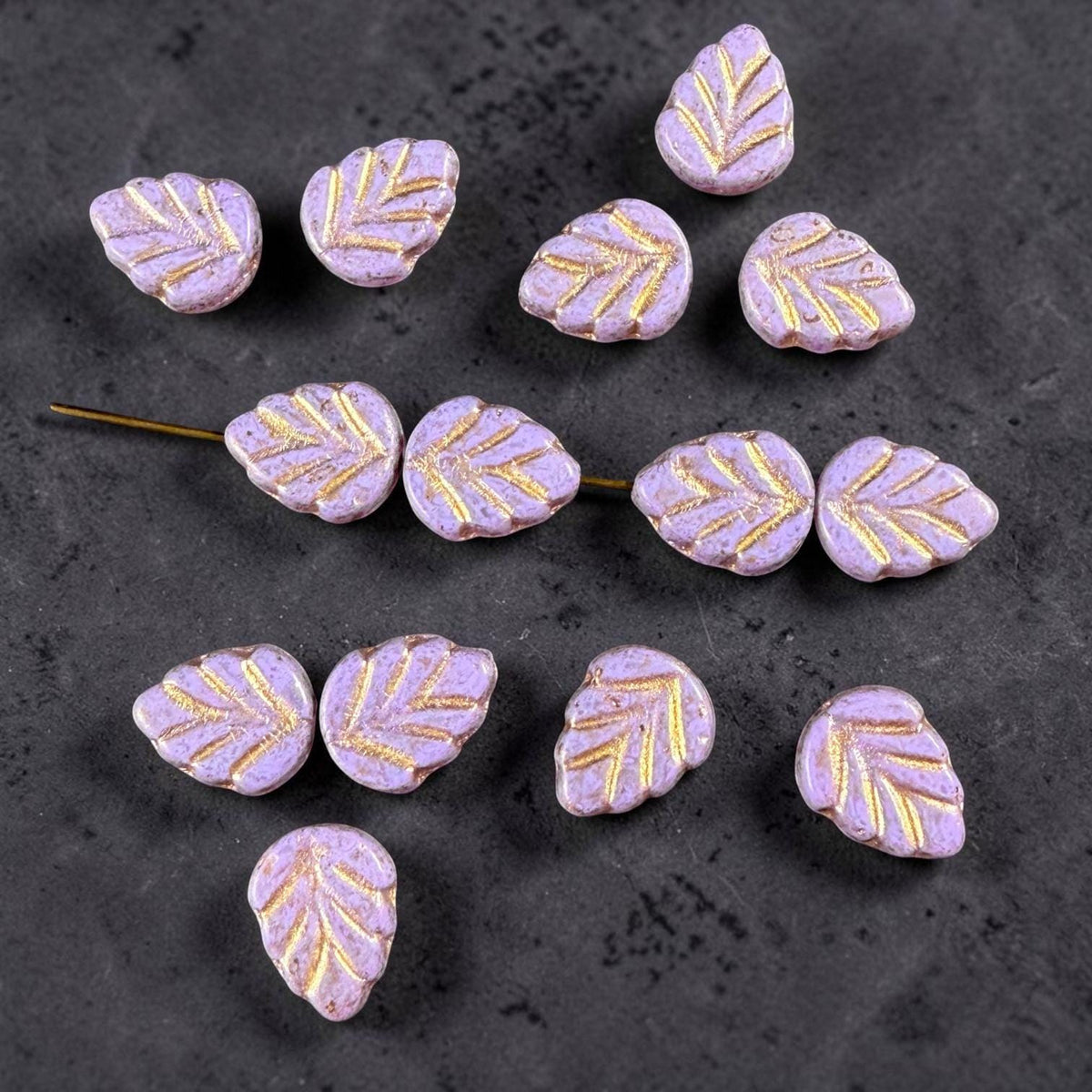 Czech Glass Beads, Pastel Purple 10x8mm Mint Leaf with Gold Wash (33305/54202) * Qty. 16